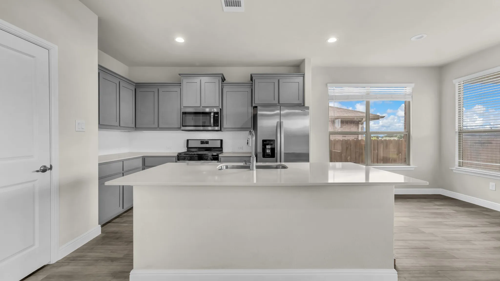 Single Family Residence For Sale in Parker County , 2328 Briscoe Ranch Drive, Weatherford, Texas 76087, 3 Bedroom, 2 Bathroom, 2 Garage spaces, 1,676 Sqft, built in 2022, mls#21310244, Real Estate Agent in Weatherford, Homes For Sale in Parker county, Homes For Sale in Weatherford, Realtor in Weatherford Texas, Real Estate Brokerage Independent Realty Texas, Luminita Cordes Realtor