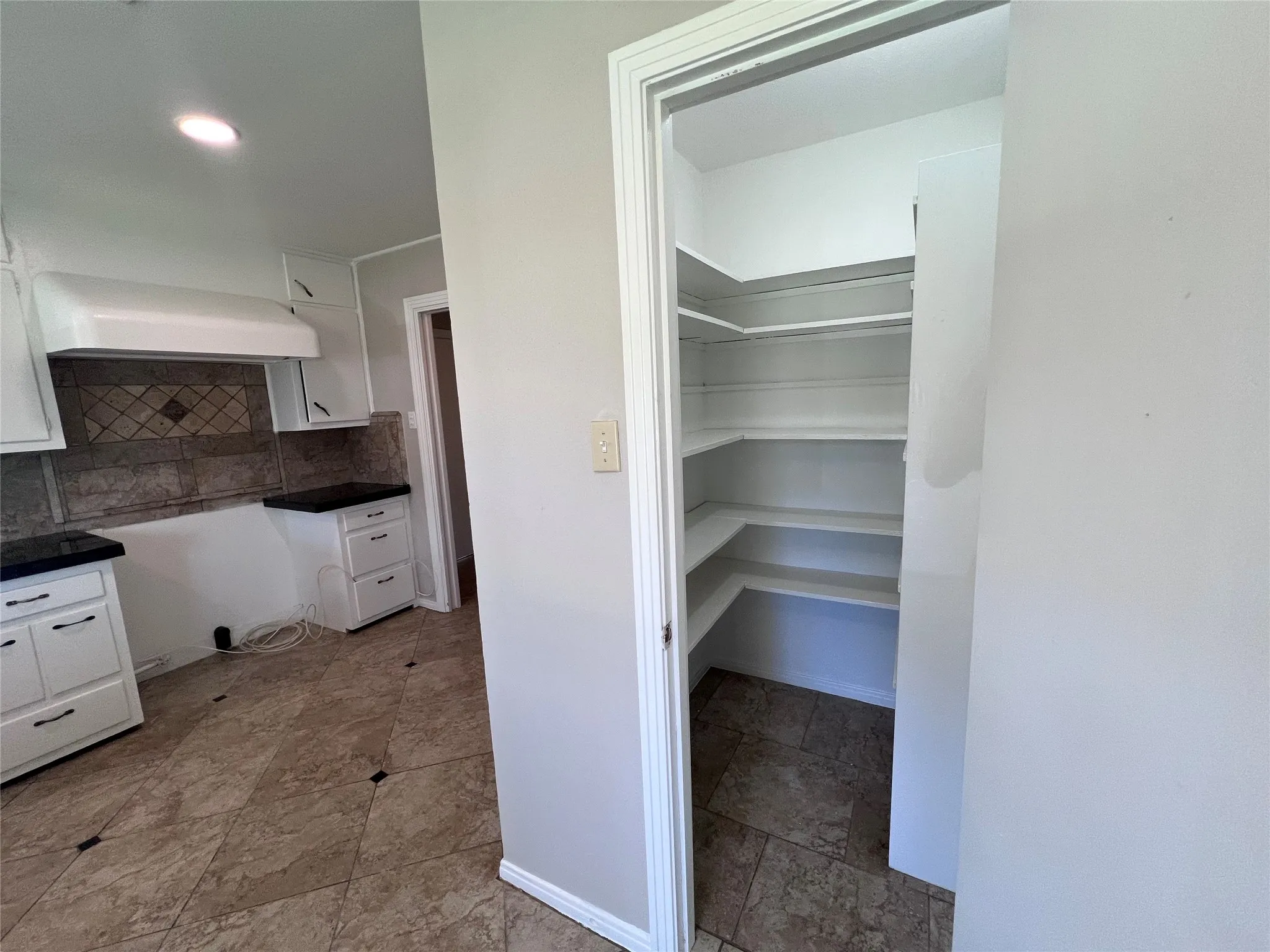 Single Family Residence For Sale in Mc Lennan County , 3200 Proctor Avenue, Waco, Texas 76708, 3 Bedroom, 2 Bathroom, 2 Garage spaces, 1,588 Sqft, built in 1951, mls#21310214, Real Estate Agent in Waco, Homes For Sale in Mc Lennan county, Homes For Sale in Waco, Realtor in Waco Texas, Real Estate Brokerage Independent Realty Texas, Luminita Cordes Realtor