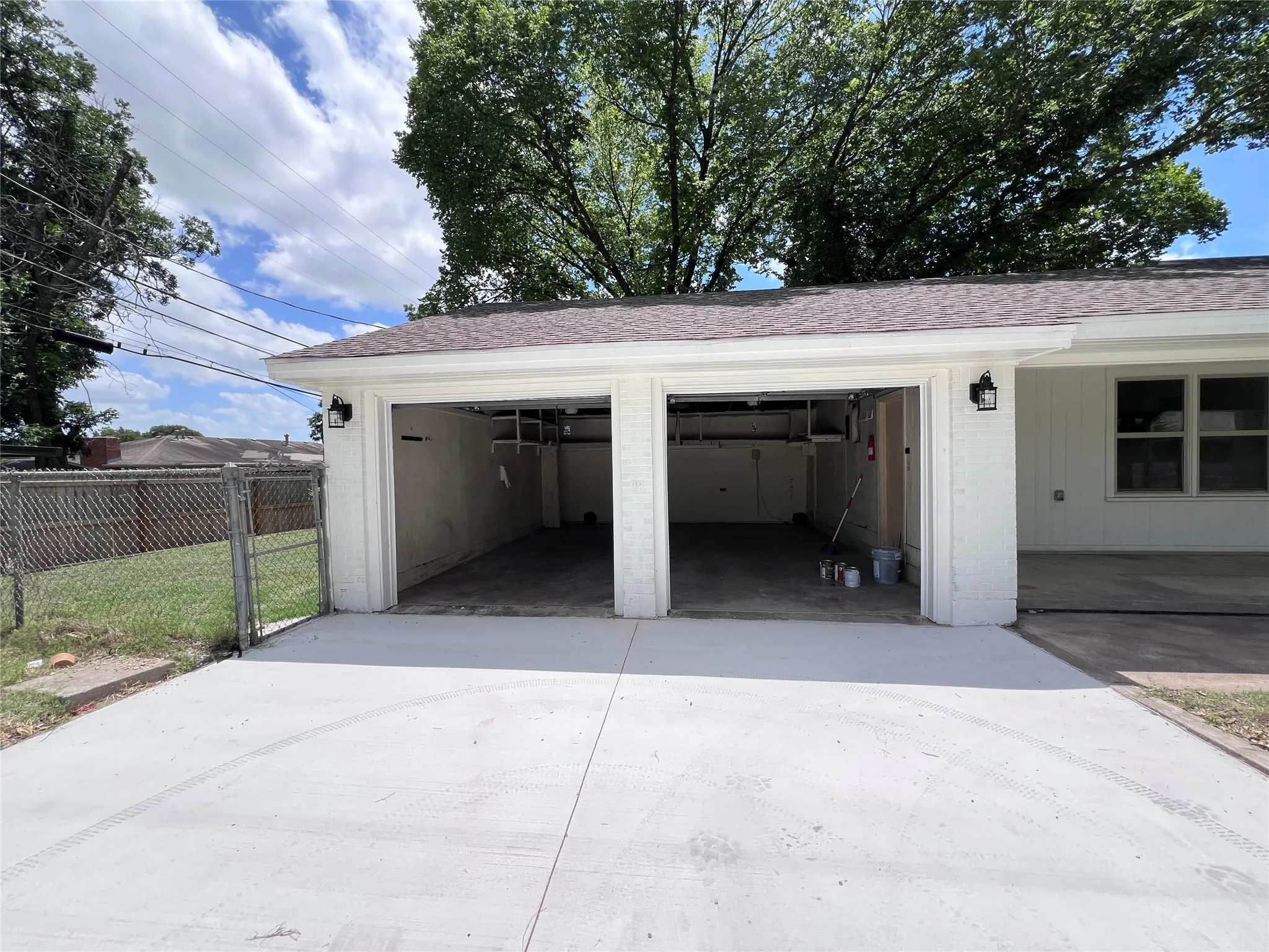 Single Family Residence For Sale in Mc Lennan County , 3200 Proctor Avenue, Waco, Texas 76708, 3 Bedroom, 2 Bathroom, 2 Garage spaces, 1,588 Sqft, built in 1951, mls#21310214, Real Estate Agent in Waco, Homes For Sale in Mc Lennan county, Homes For Sale in Waco, Realtor in Waco Texas, Real Estate Brokerage Independent Realty Texas, Luminita Cordes Realtor