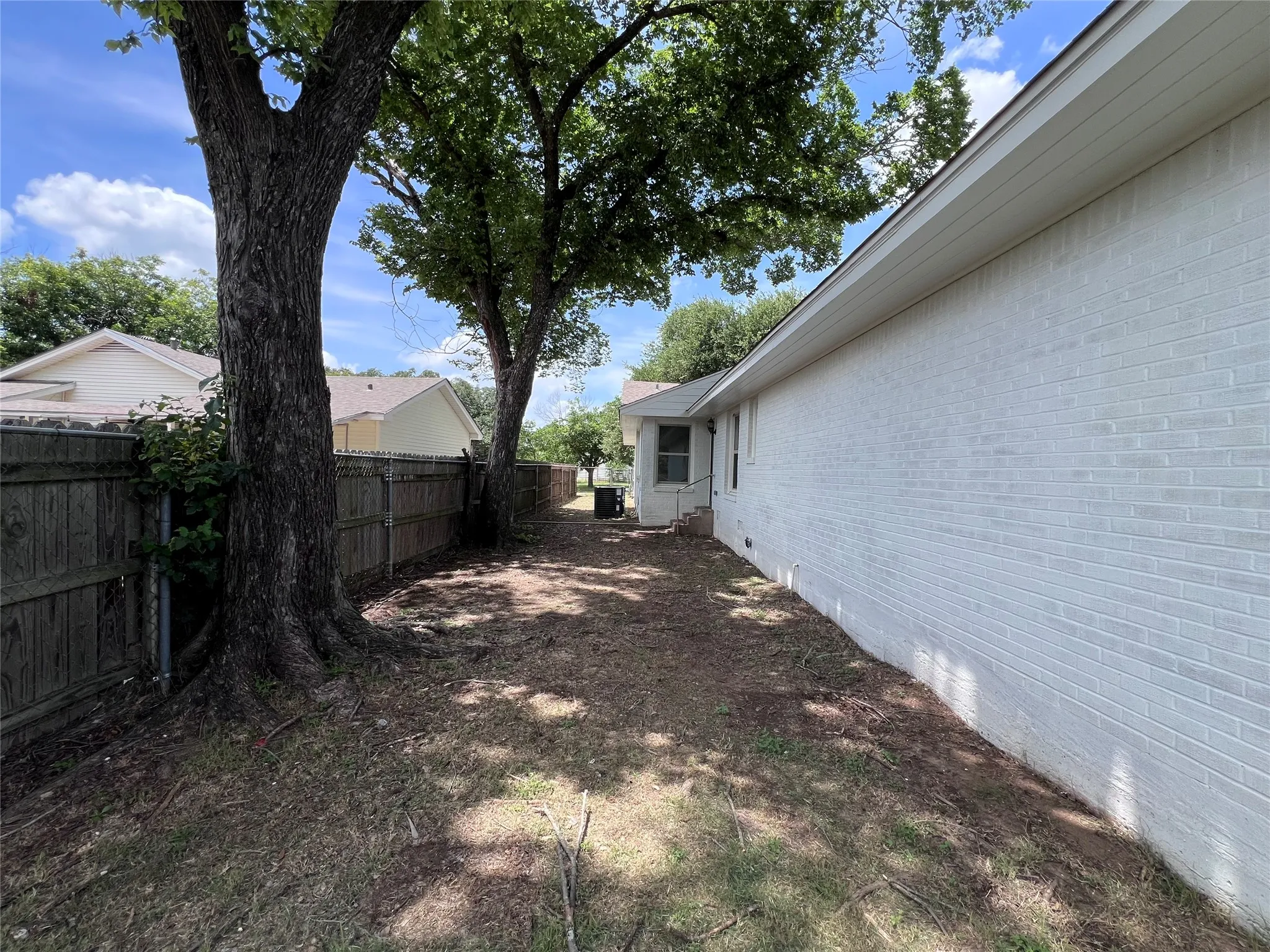 Single Family Residence For Sale in Mc Lennan County , 3200 Proctor Avenue, Waco, Texas 76708, 3 Bedroom, 2 Bathroom, 2 Garage spaces, 1,588 Sqft, built in 1951, mls#21310214, Real Estate Agent in Waco, Homes For Sale in Mc Lennan county, Homes For Sale in Waco, Realtor in Waco Texas, Real Estate Brokerage Independent Realty Texas, Luminita Cordes Realtor
