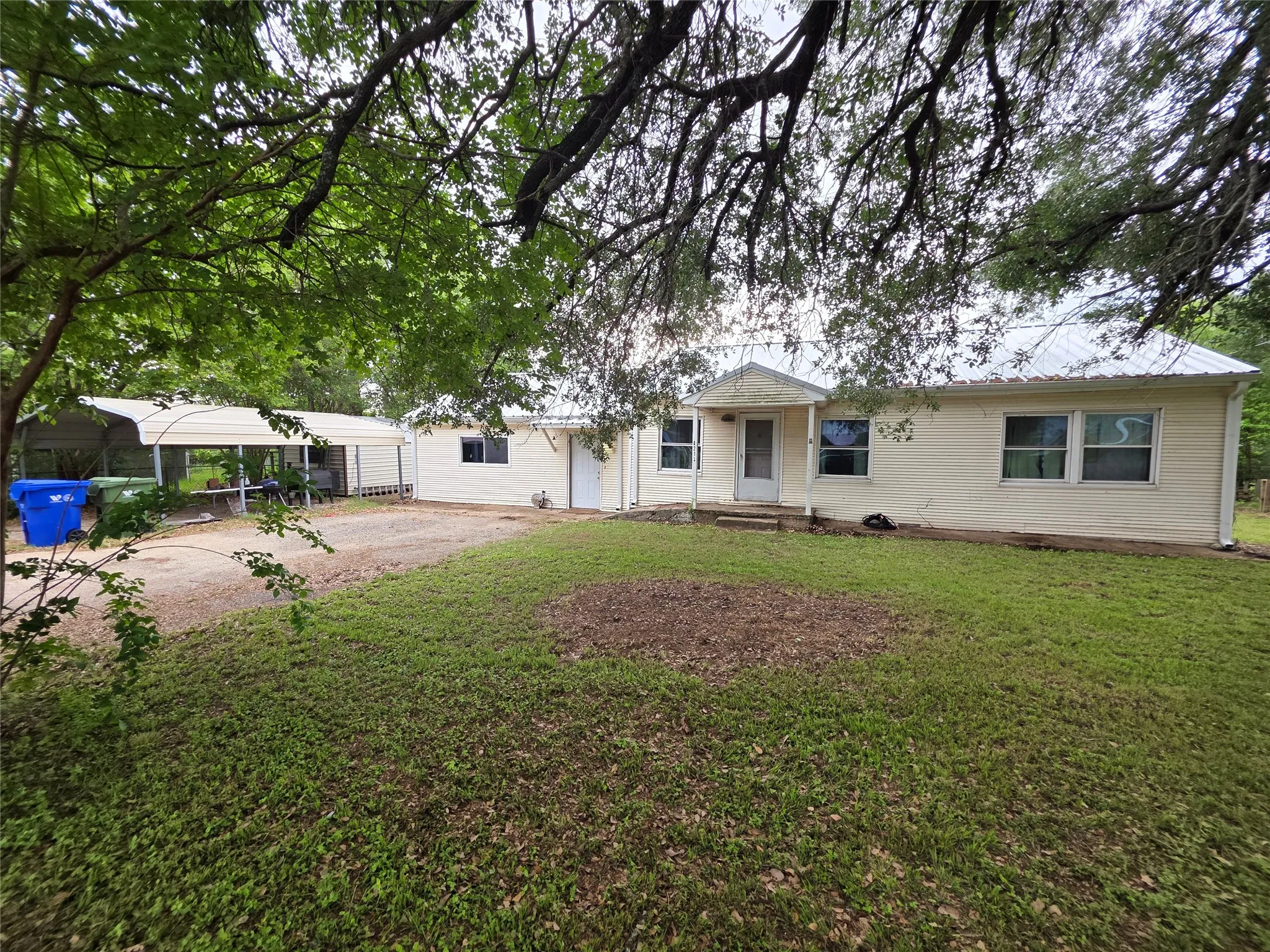 Single Family Residence For Sale in Mc Lennan County , 4214 Valview Drive, Waco, Texas 76708, 3 Bedroom, 2 Bathroom, Garage spaces, 1,700 Sqft, built in 1950, mls#21311447, Real Estate Agent in Waco, Homes For Sale in Mc Lennan county, Homes For Sale in Waco, Realtor in Waco Texas, Real Estate Brokerage Independent Realty Texas, Luminita Cordes Realtor