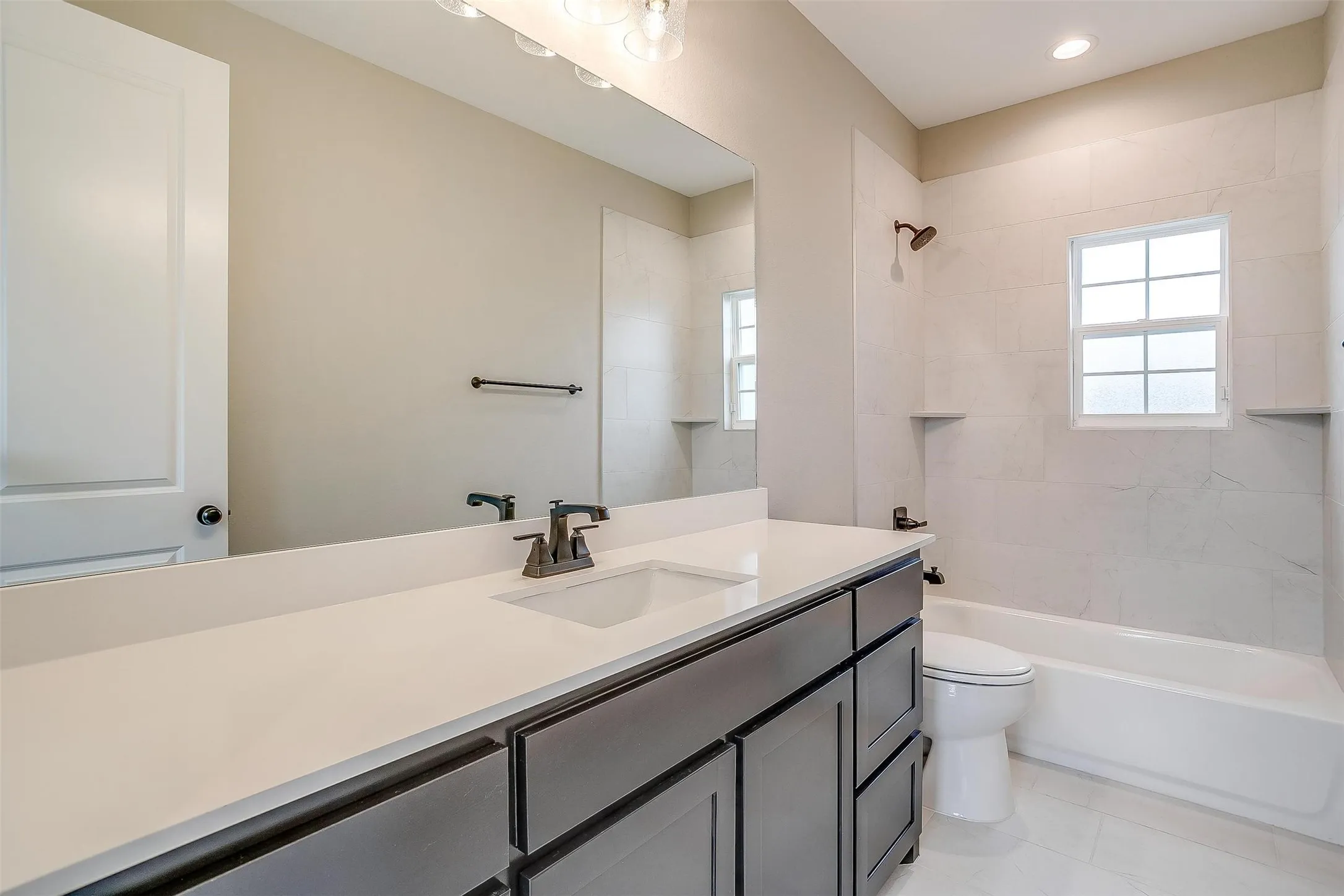 Single Family Residence For Sale in Tarrant County , 991 Hulen, Crowley, Texas 76036, 3 Bedroom, 3 Bathroom, 2 Garage spaces, 2,245 Sqft, built in 2023, mls#21311456, Real Estate Agent in Crowley, Homes For Sale in Tarrant county, Homes For Sale in Crowley, Realtor in Crowley Texas, Real Estate Brokerage Independent Realty Texas, Luminita Cordes Realtor