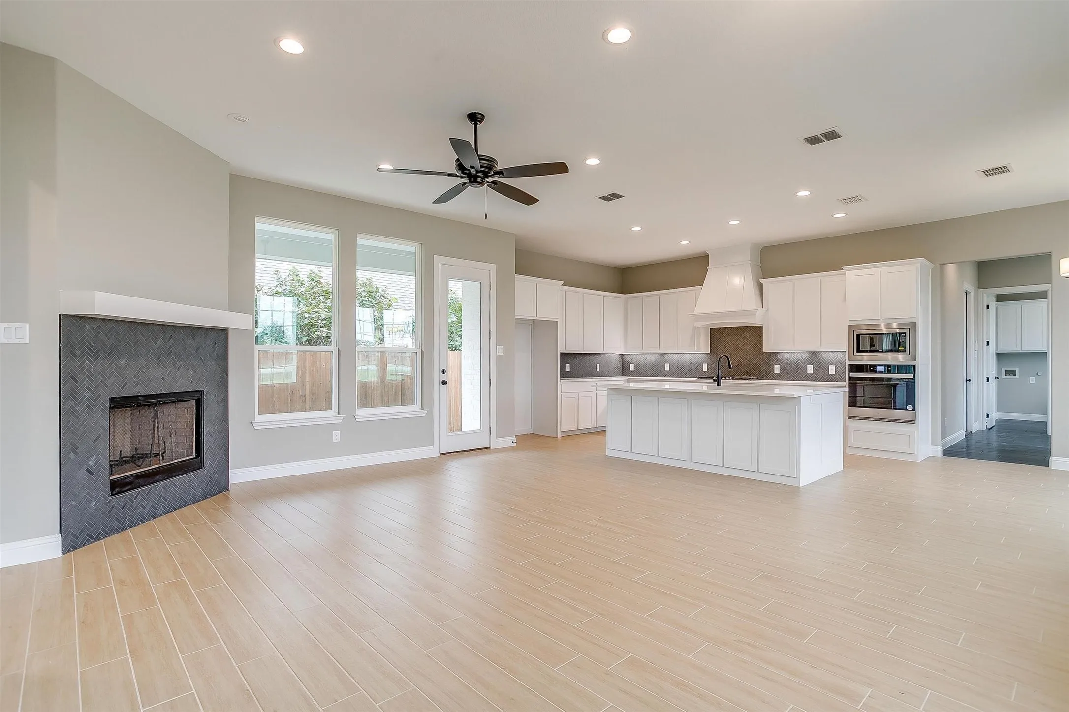 Single Family Residence For Sale in Tarrant County , 991 Hulen, Crowley, Texas 76036, 3 Bedroom, 3 Bathroom, 2 Garage spaces, 2,245 Sqft, built in 2023, mls#21311456, Real Estate Agent in Crowley, Homes For Sale in Tarrant county, Homes For Sale in Crowley, Realtor in Crowley Texas, Real Estate Brokerage Independent Realty Texas, Luminita Cordes Realtor