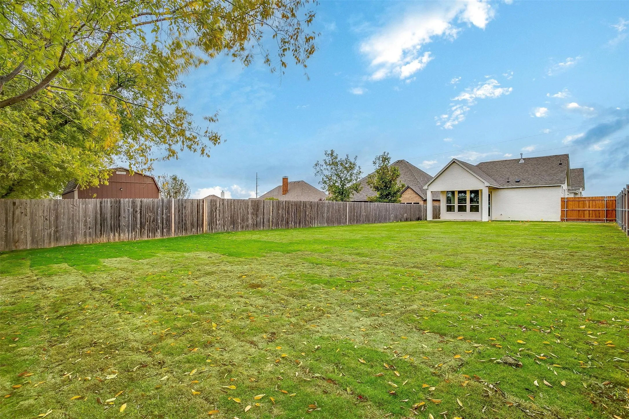 Single Family Residence For Sale in Tarrant County , 991 Hulen, Crowley, Texas 76036, 3 Bedroom, 3 Bathroom, 2 Garage spaces, 2,245 Sqft, built in 2023, mls#21311456, Real Estate Agent in Crowley, Homes For Sale in Tarrant county, Homes For Sale in Crowley, Realtor in Crowley Texas, Real Estate Brokerage Independent Realty Texas, Luminita Cordes Realtor