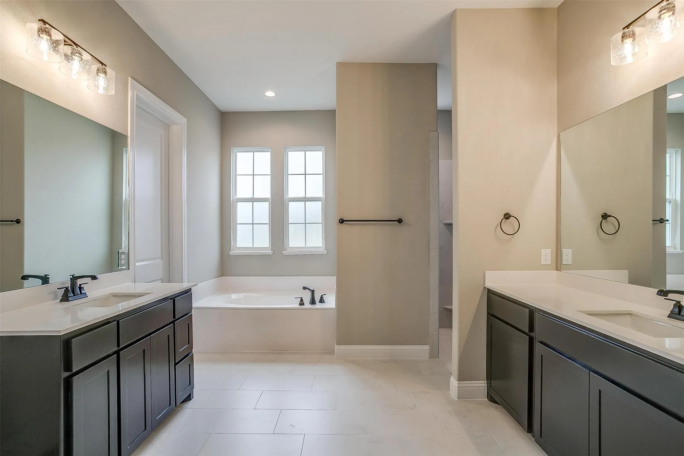 Single Family Residence For Sale in Tarrant County , 991 Hulen, Crowley, Texas 76036, 3 Bedroom, 3 Bathroom, 2 Garage spaces, 2,245 Sqft, built in 2023, mls#21311456, Real Estate Agent in Crowley, Homes For Sale in Tarrant county, Homes For Sale in Crowley, Realtor in Crowley Texas, Real Estate Brokerage Independent Realty Texas, Luminita Cordes Realtor