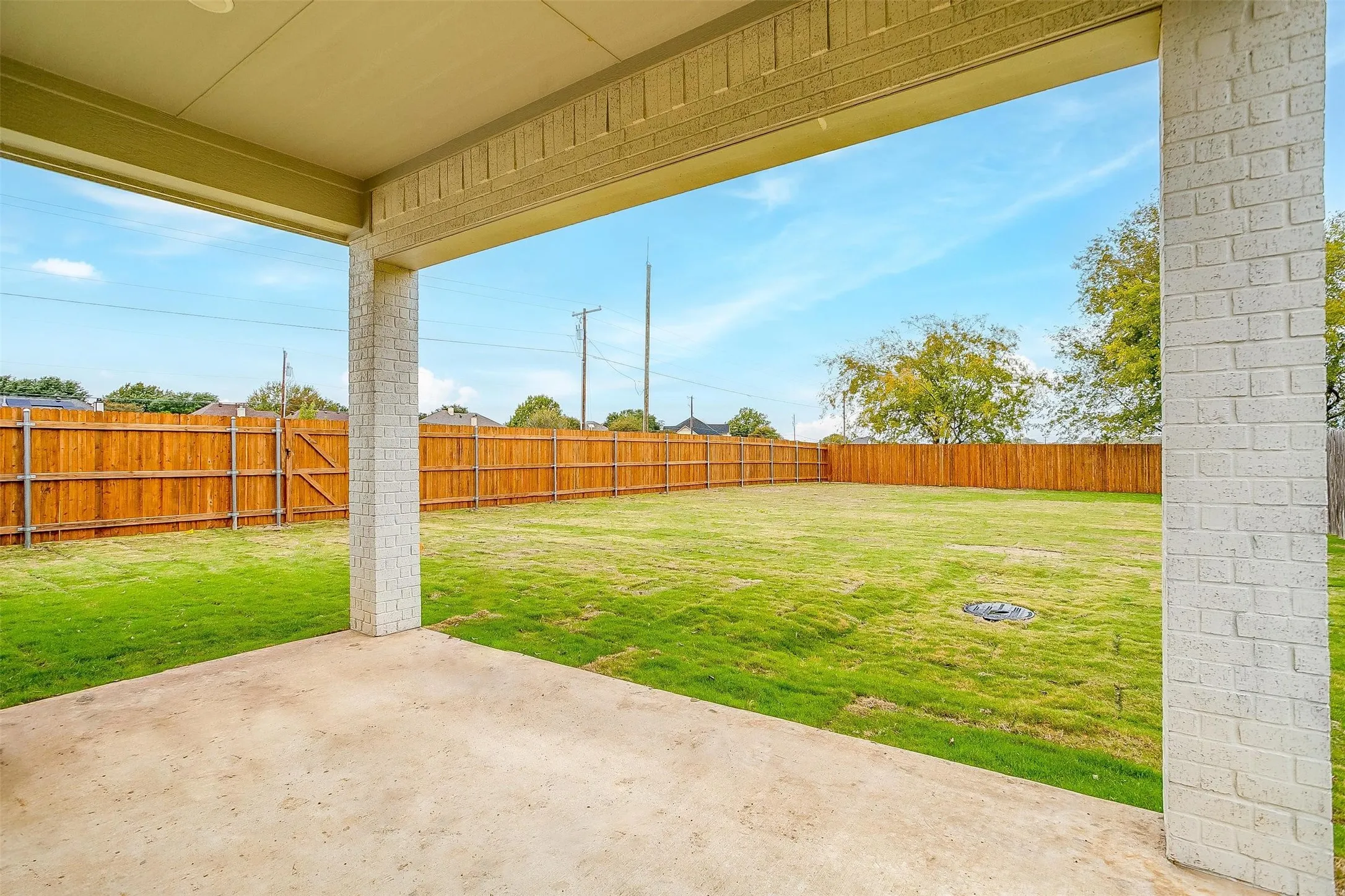 Single Family Residence For Sale in Tarrant County , 991 Hulen, Crowley, Texas 76036, 3 Bedroom, 3 Bathroom, 2 Garage spaces, 2,245 Sqft, built in 2023, mls#21311456, Real Estate Agent in Crowley, Homes For Sale in Tarrant county, Homes For Sale in Crowley, Realtor in Crowley Texas, Real Estate Brokerage Independent Realty Texas, Luminita Cordes Realtor