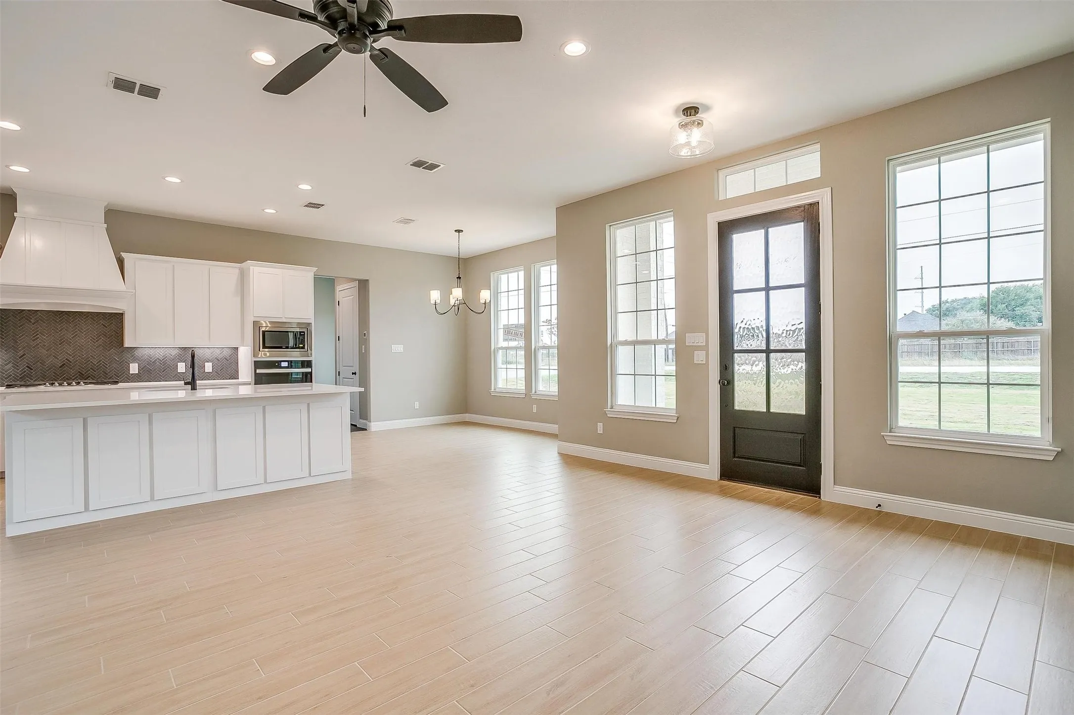 Single Family Residence For Sale in Tarrant County , 991 Hulen, Crowley, Texas 76036, 3 Bedroom, 3 Bathroom, 2 Garage spaces, 2,245 Sqft, built in 2023, mls#21311456, Real Estate Agent in Crowley, Homes For Sale in Tarrant county, Homes For Sale in Crowley, Realtor in Crowley Texas, Real Estate Brokerage Independent Realty Texas, Luminita Cordes Realtor
