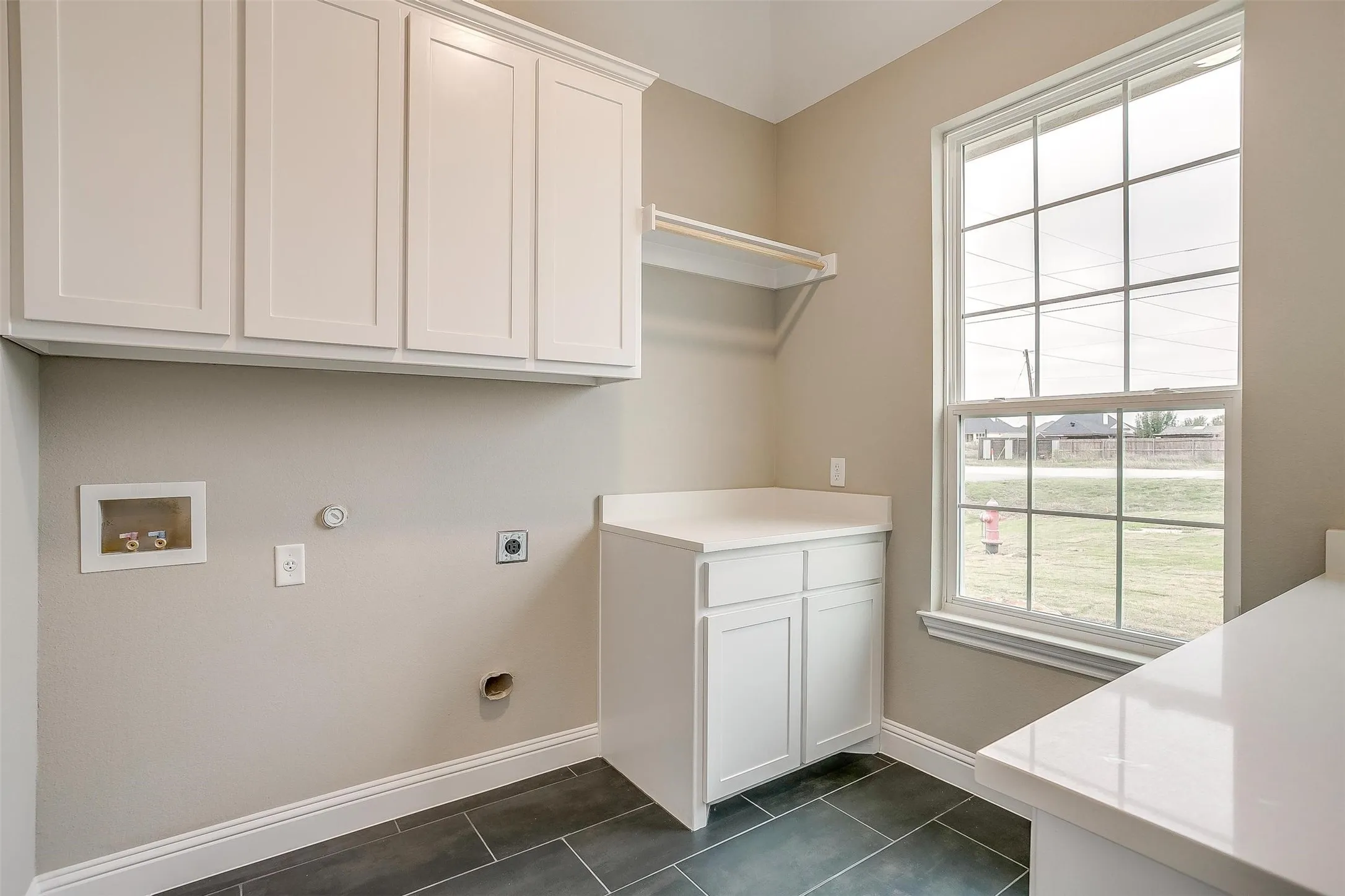 Single Family Residence For Sale in Tarrant County , 991 Hulen, Crowley, Texas 76036, 3 Bedroom, 3 Bathroom, 2 Garage spaces, 2,245 Sqft, built in 2023, mls#21311456, Real Estate Agent in Crowley, Homes For Sale in Tarrant county, Homes For Sale in Crowley, Realtor in Crowley Texas, Real Estate Brokerage Independent Realty Texas, Luminita Cordes Realtor