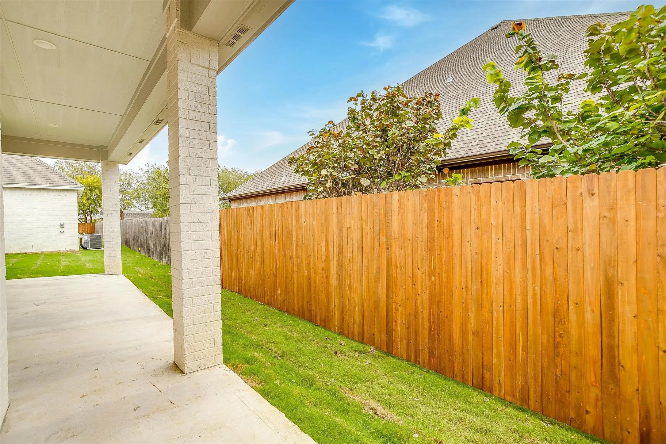 Single Family Residence For Sale in Tarrant County , 991 Hulen, Crowley, Texas 76036, 3 Bedroom, 3 Bathroom, 2 Garage spaces, 2,245 Sqft, built in 2023, mls#21311456, Real Estate Agent in Crowley, Homes For Sale in Tarrant county, Homes For Sale in Crowley, Realtor in Crowley Texas, Real Estate Brokerage Independent Realty Texas, Luminita Cordes Realtor