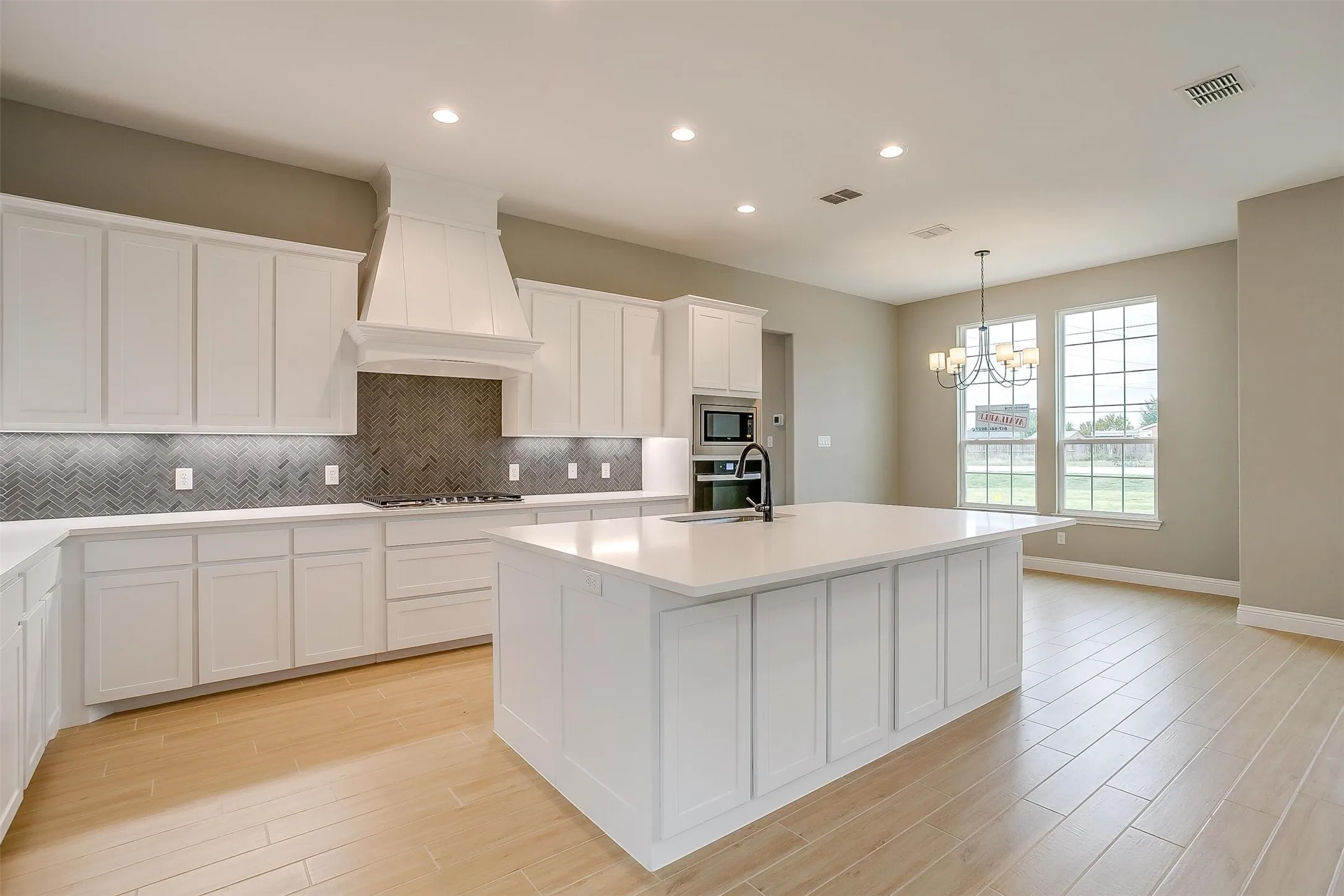 Single Family Residence For Sale in Tarrant County , 991 Hulen, Crowley, Texas 76036, 3 Bedroom, 3 Bathroom, 2 Garage spaces, 2,245 Sqft, built in 2023, mls#21311456, Real Estate Agent in Crowley, Homes For Sale in Tarrant county, Homes For Sale in Crowley, Realtor in Crowley Texas, Real Estate Brokerage Independent Realty Texas, Luminita Cordes Realtor