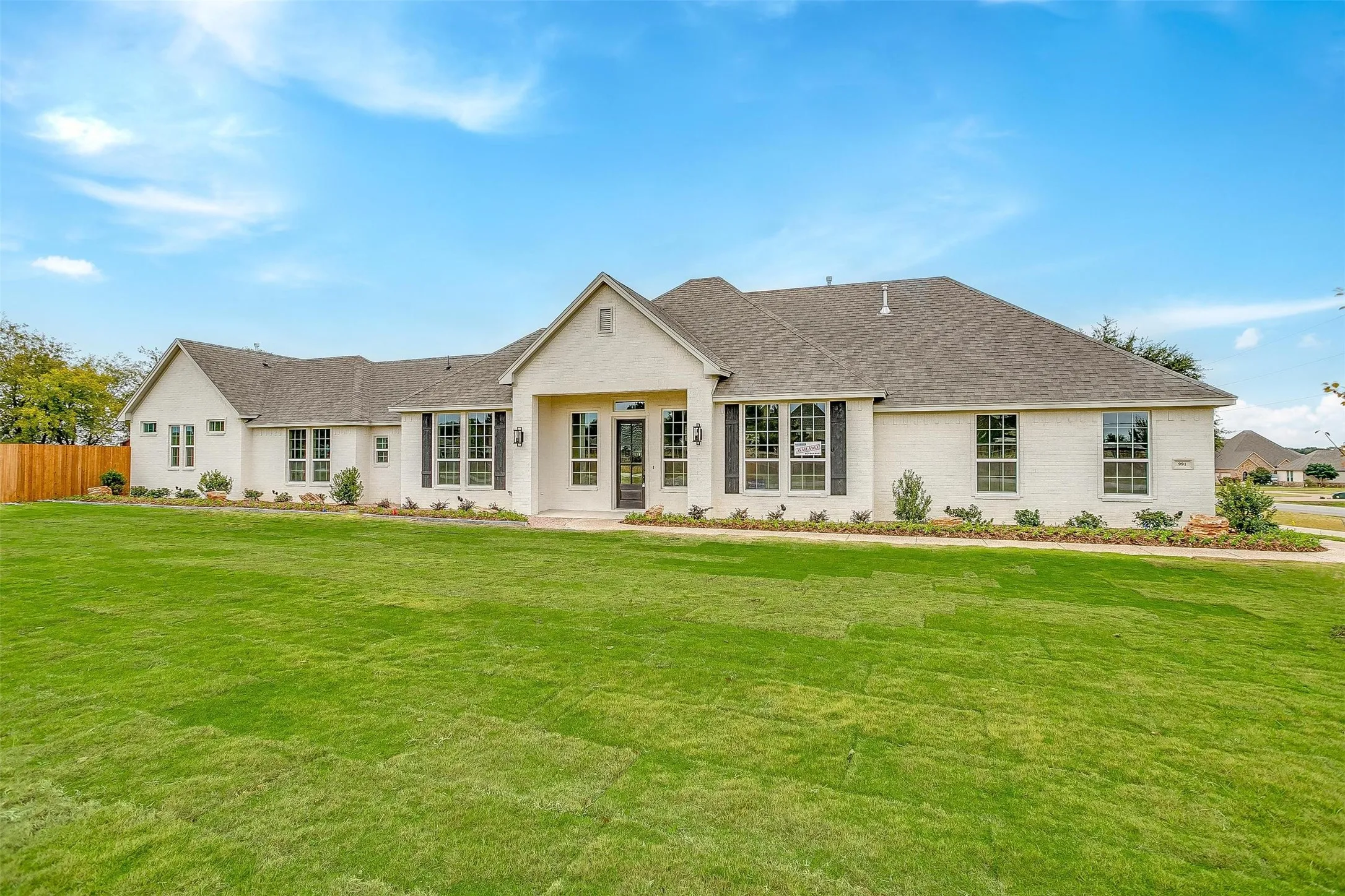 Single Family Residence For Sale in Tarrant County , 991 Hulen, Crowley, Texas 76036, 3 Bedroom, 3 Bathroom, 2 Garage spaces, 2,245 Sqft, built in 2023, mls#21311456, Real Estate Agent in Crowley, Homes For Sale in Tarrant county, Homes For Sale in Crowley, Realtor in Crowley Texas, Real Estate Brokerage Independent Realty Texas, Luminita Cordes Realtor