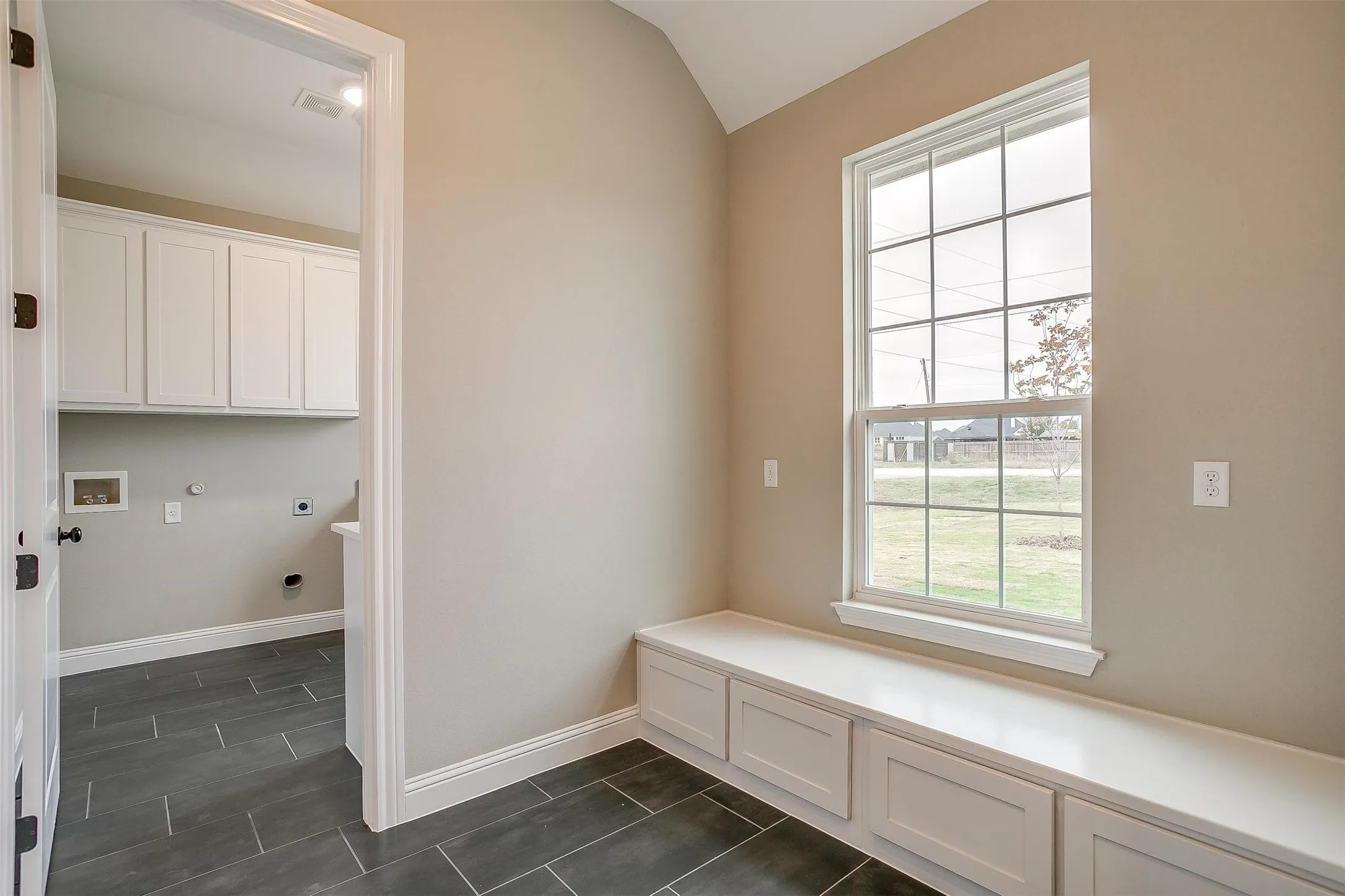 Single Family Residence For Sale in Tarrant County , 991 Hulen, Crowley, Texas 76036, 3 Bedroom, 3 Bathroom, 2 Garage spaces, 2,245 Sqft, built in 2023, mls#21311456, Real Estate Agent in Crowley, Homes For Sale in Tarrant county, Homes For Sale in Crowley, Realtor in Crowley Texas, Real Estate Brokerage Independent Realty Texas, Luminita Cordes Realtor