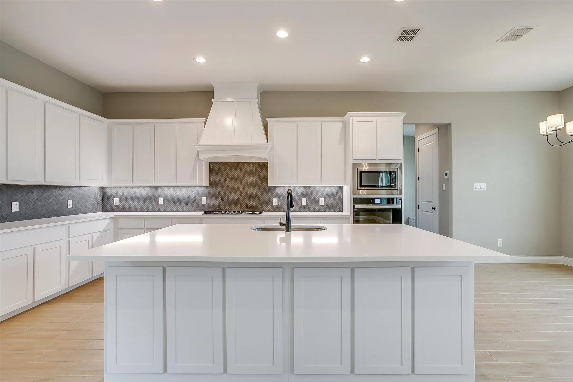 Single Family Residence For Sale in Tarrant County , 991 Hulen, Crowley, Texas 76036, 3 Bedroom, 3 Bathroom, 2 Garage spaces, 2,245 Sqft, built in 2023, mls#21311456, Real Estate Agent in Crowley, Homes For Sale in Tarrant county, Homes For Sale in Crowley, Realtor in Crowley Texas, Real Estate Brokerage Independent Realty Texas, Luminita Cordes Realtor