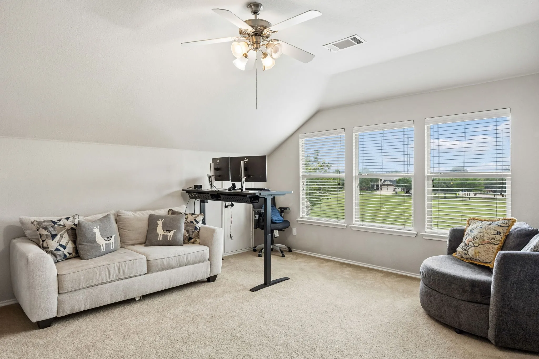 Single Family Residence For Sale in Collin County , 9705 Starfire Drive, Mc Kinney, Texas 75072, 4 Bedrooms, 3 Bathrooms, 2 Garage spaces, 2,283 Sqft, built in 2007, Price $479,000, mls#21310434, Real Estate Agent in Mc Kinney, Homes For Sale in Collin county, Homes For Sale in Mc Kinney, Realtor in Mc Kinney Texas, Real Estate Brokerage Independent Realty Texas, Luminita Cordes Realtor
