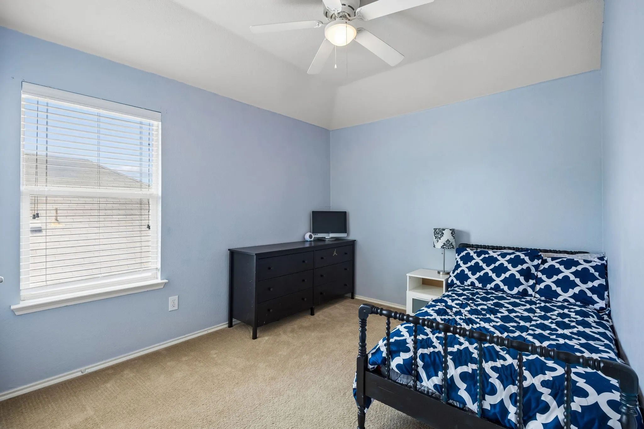 Single Family Residence For Sale in Collin County , 9705 Starfire Drive, Mc Kinney, Texas 75072, 4 Bedrooms, 3 Bathrooms, 2 Garage spaces, 2,283 Sqft, built in 2007, Price $479,000, mls#21310434, Real Estate Agent in Mc Kinney, Homes For Sale in Collin county, Homes For Sale in Mc Kinney, Realtor in Mc Kinney Texas, Real Estate Brokerage Independent Realty Texas, Luminita Cordes Realtor