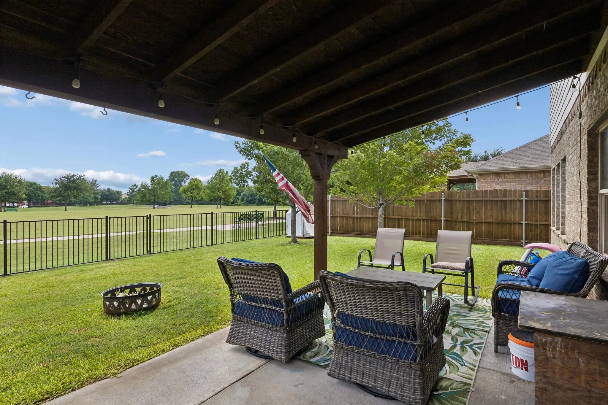 Single Family Residence For Sale in Collin County , 9705 Starfire Drive, Mc Kinney, Texas 75072, 4 Bedrooms, 3 Bathrooms, 2 Garage spaces, 2,283 Sqft, built in 2007, Price $479,000, mls#21310434, Real Estate Agent in Mc Kinney, Homes For Sale in Collin county, Homes For Sale in Mc Kinney, Realtor in Mc Kinney Texas, Real Estate Brokerage Independent Realty Texas, Luminita Cordes Realtor