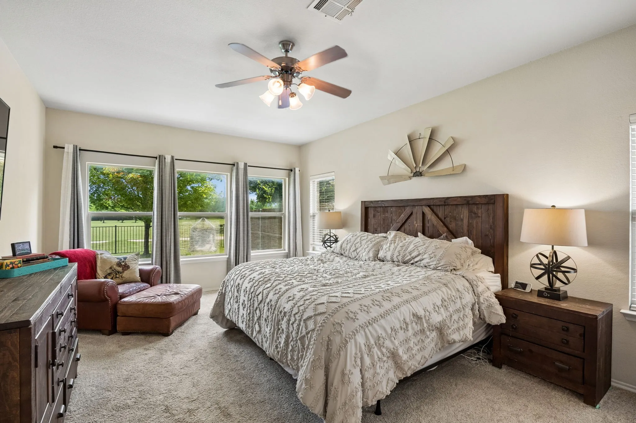 Single Family Residence For Sale in Collin County , 9705 Starfire Drive, Mc Kinney, Texas 75072, 4 Bedrooms, 3 Bathrooms, 2 Garage spaces, 2,283 Sqft, built in 2007, Price $479,000, mls#21310434, Real Estate Agent in Mc Kinney, Homes For Sale in Collin county, Homes For Sale in Mc Kinney, Realtor in Mc Kinney Texas, Real Estate Brokerage Independent Realty Texas, Luminita Cordes Realtor