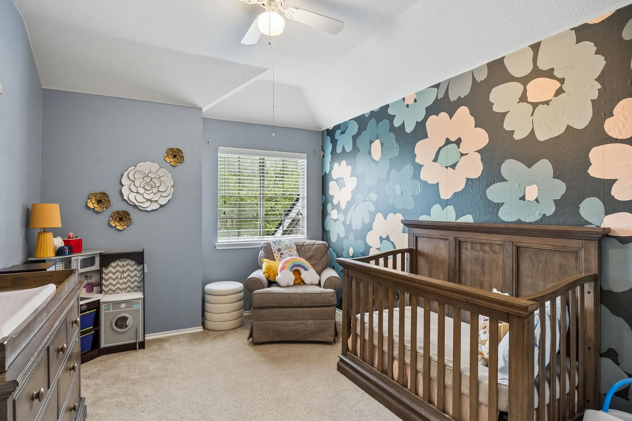 Single Family Residence For Sale in Collin County , 9705 Starfire Drive, Mc Kinney, Texas 75072, 4 Bedrooms, 3 Bathrooms, 2 Garage spaces, 2,283 Sqft, built in 2007, Price $479,000, mls#21310434, Real Estate Agent in Mc Kinney, Homes For Sale in Collin county, Homes For Sale in Mc Kinney, Realtor in Mc Kinney Texas, Real Estate Brokerage Independent Realty Texas, Luminita Cordes Realtor