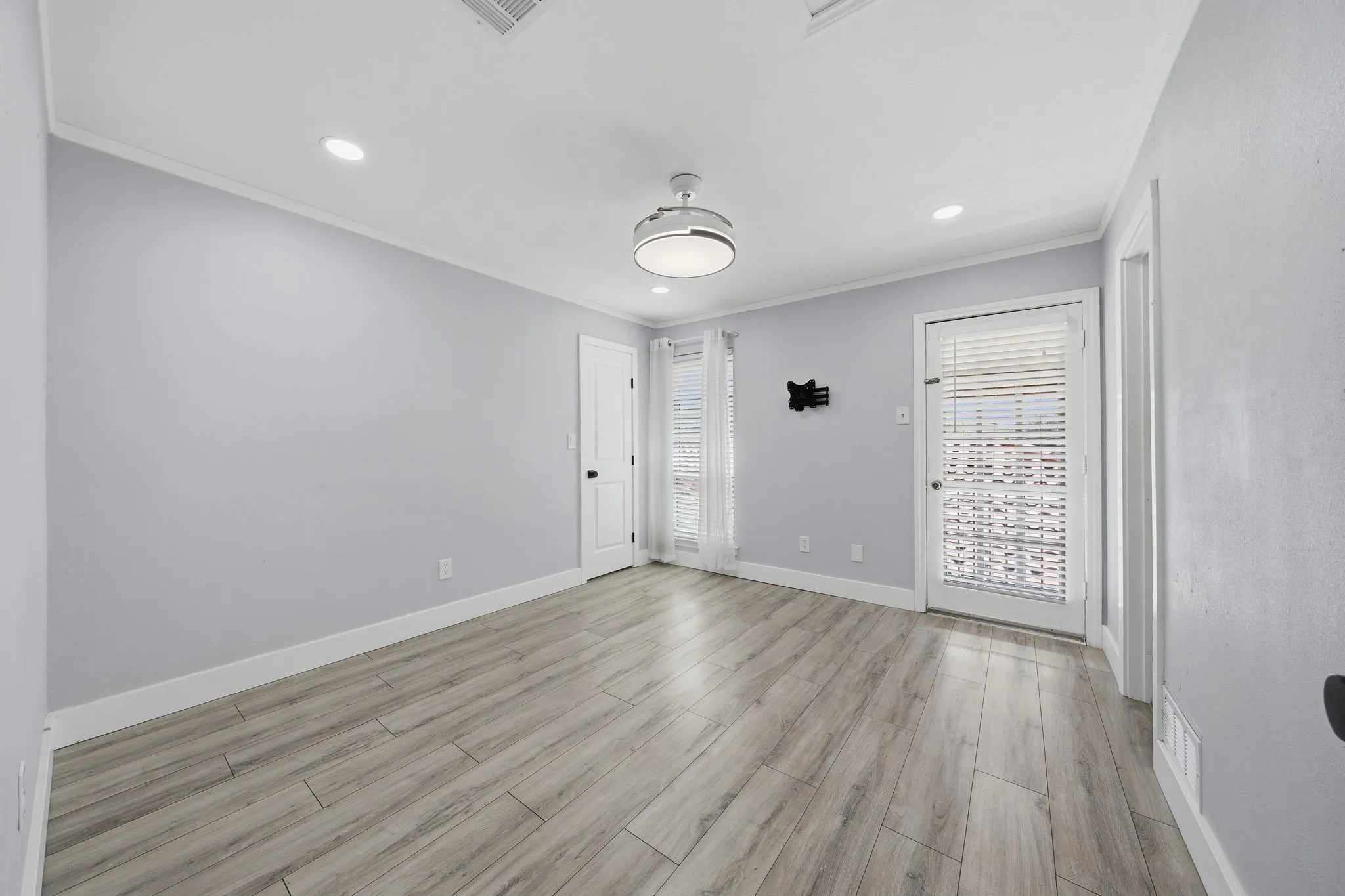 Single Family Residence For Sale in Collin County , 416 Forest Grove Drive, Richardson, Texas 75080, 4 Bedroom, 3 Bathroom, 2 Garage spaces, 2,429 Sqft, built in 1972, mls#21309870, Real Estate Agent in Richardson, Homes For Sale in Collin county, Homes For Sale in Richardson, Realtor in Richardson Texas, Real Estate Brokerage Independent Realty Texas, Luminita Cordes Realtor
