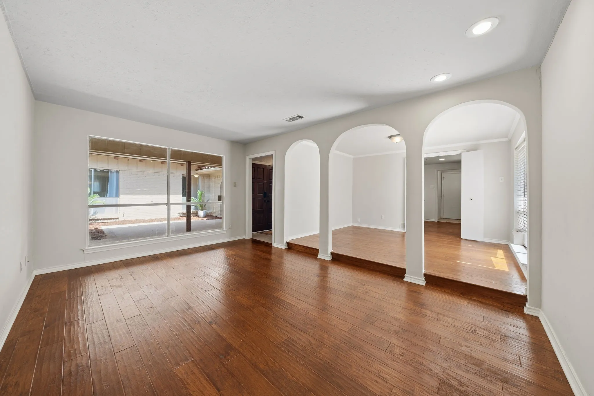 Living/dining room