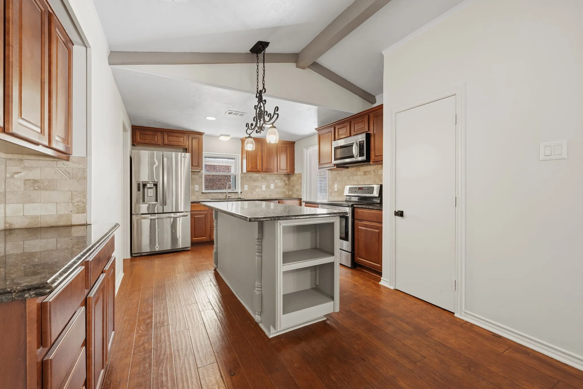 Single Family Residence For Sale in Collin County , 416 Forest Grove Drive, Richardson, Texas 75080, 4 Bedroom, 3 Bathroom, 2 Garage spaces, 2,429 Sqft, built in 1972, mls#21309870, Real Estate Agent in Richardson, Homes For Sale in Collin county, Homes For Sale in Richardson, Realtor in Richardson Texas, Real Estate Brokerage Independent Realty Texas, Luminita Cordes Realtor