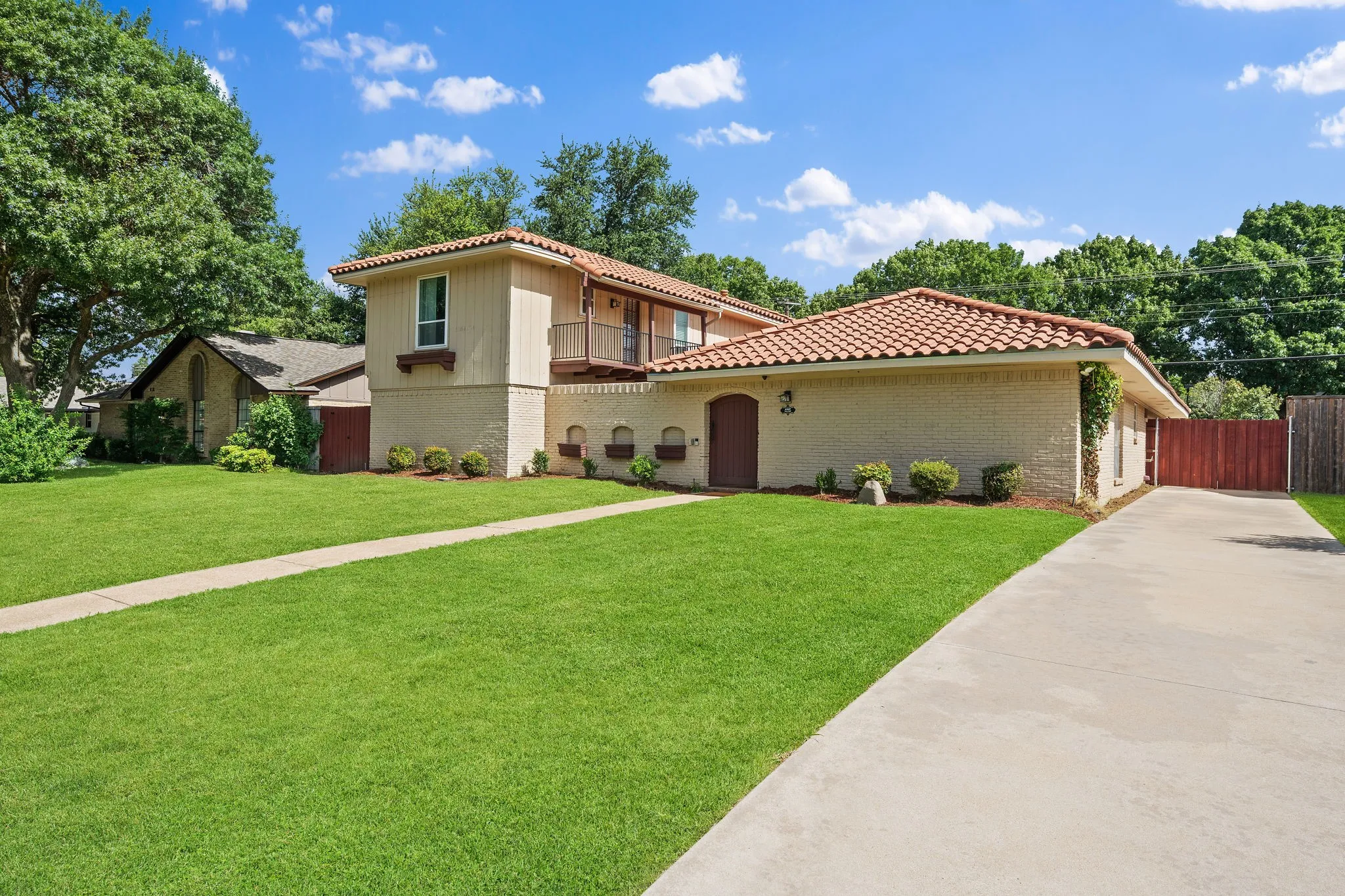 Welcome to 416 Forest Grove Drive!