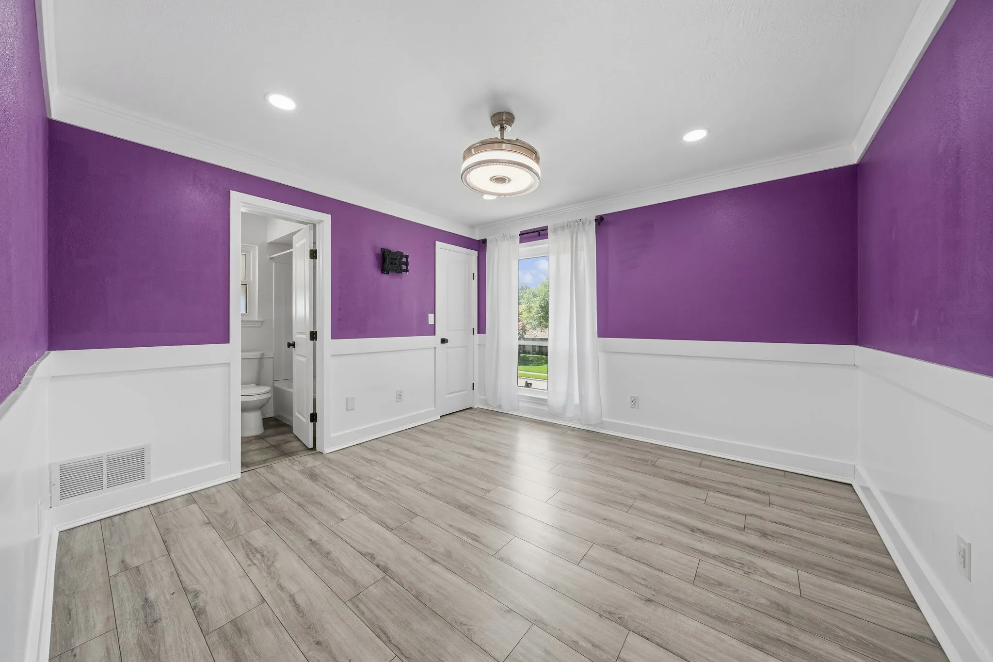 Single Family Residence For Sale in Collin County , 416 Forest Grove Drive, Richardson, Texas 75080, 4 Bedroom, 3 Bathroom, 2 Garage spaces, 2,429 Sqft, built in 1972, mls#21309870, Real Estate Agent in Richardson, Homes For Sale in Collin county, Homes For Sale in Richardson, Realtor in Richardson Texas, Real Estate Brokerage Independent Realty Texas, Luminita Cordes Realtor