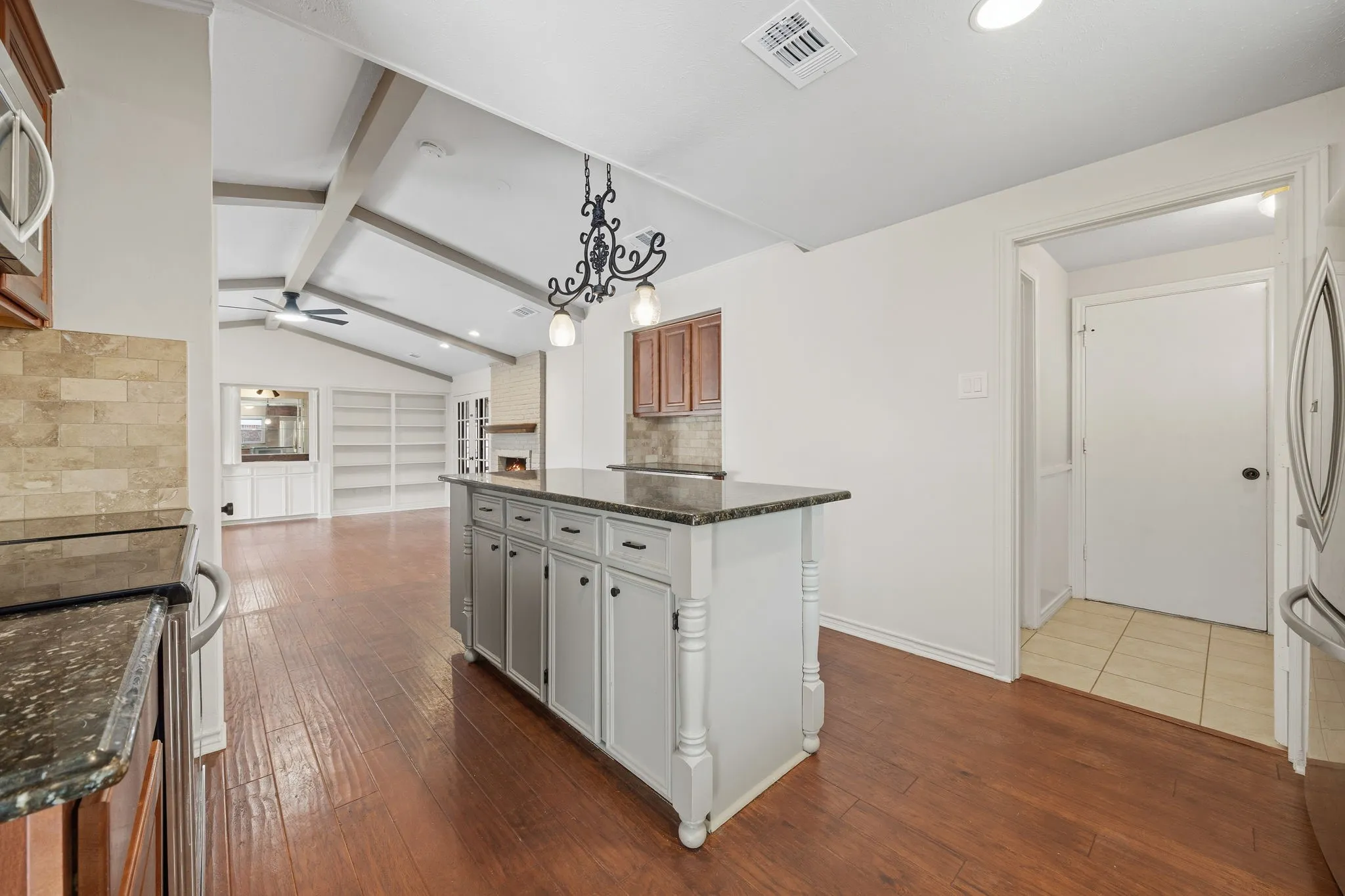 Single Family Residence For Sale in Collin County , 416 Forest Grove Drive, Richardson, Texas 75080, 4 Bedroom, 3 Bathroom, 2 Garage spaces, 2,429 Sqft, built in 1972, mls#21309870, Real Estate Agent in Richardson, Homes For Sale in Collin county, Homes For Sale in Richardson, Realtor in Richardson Texas, Real Estate Brokerage Independent Realty Texas, Luminita Cordes Realtor