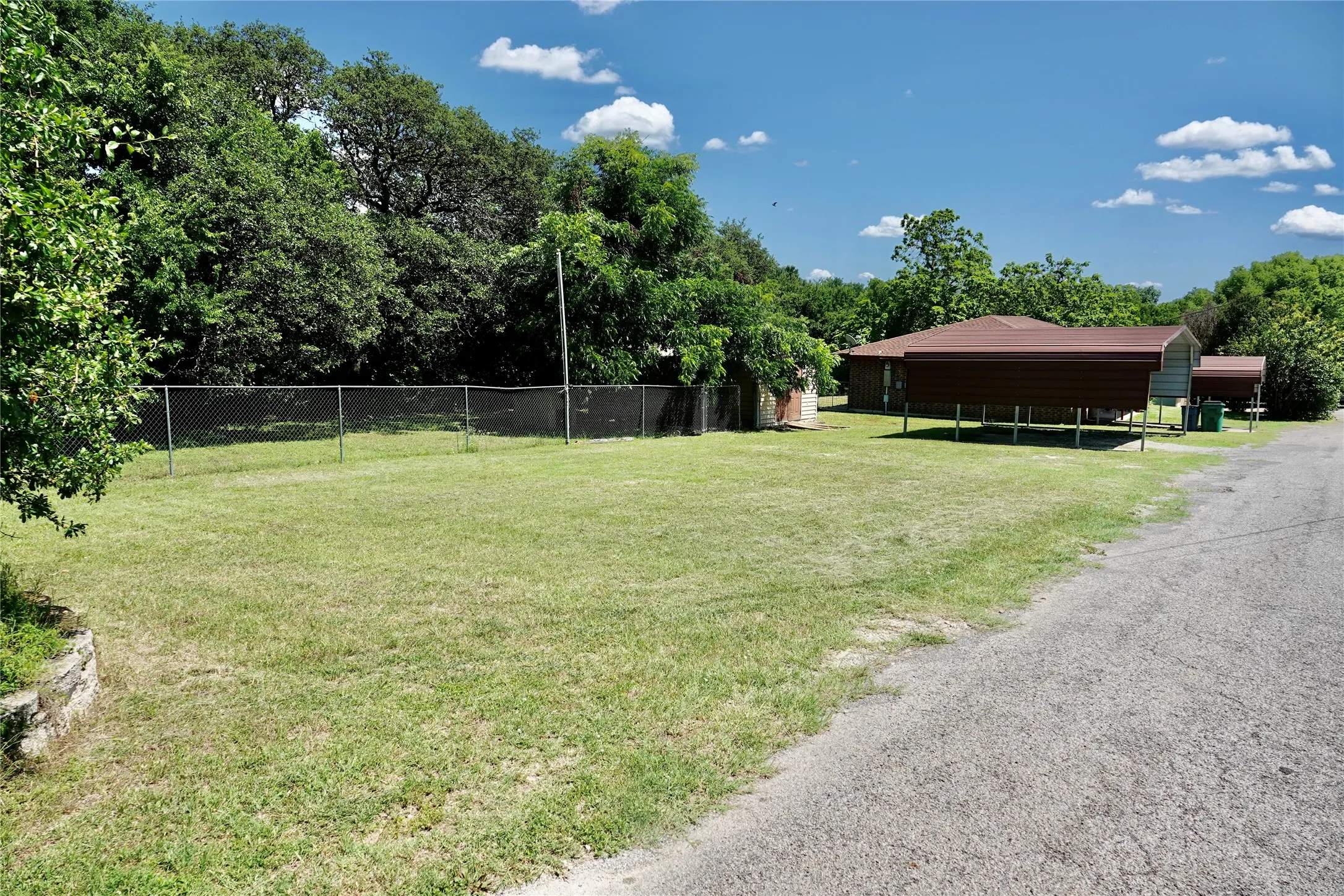 Single Family Residence For Sale in Mills County , 1402 & 1404 Allen Street, Goldthwaite, Texas 76844, 3 Bedrooms, 2 Bathrooms, Garage spaces, 1,410 Sqft, built in 1984, Price $183,900, mls#21294439, Real Estate Agent in Goldthwaite, Homes For Sale in Mills county, Homes For Sale in Goldthwaite, Realtor in Goldthwaite Texas, Real Estate Brokerage Independent Realty Texas, Luminita Cordes Realtor