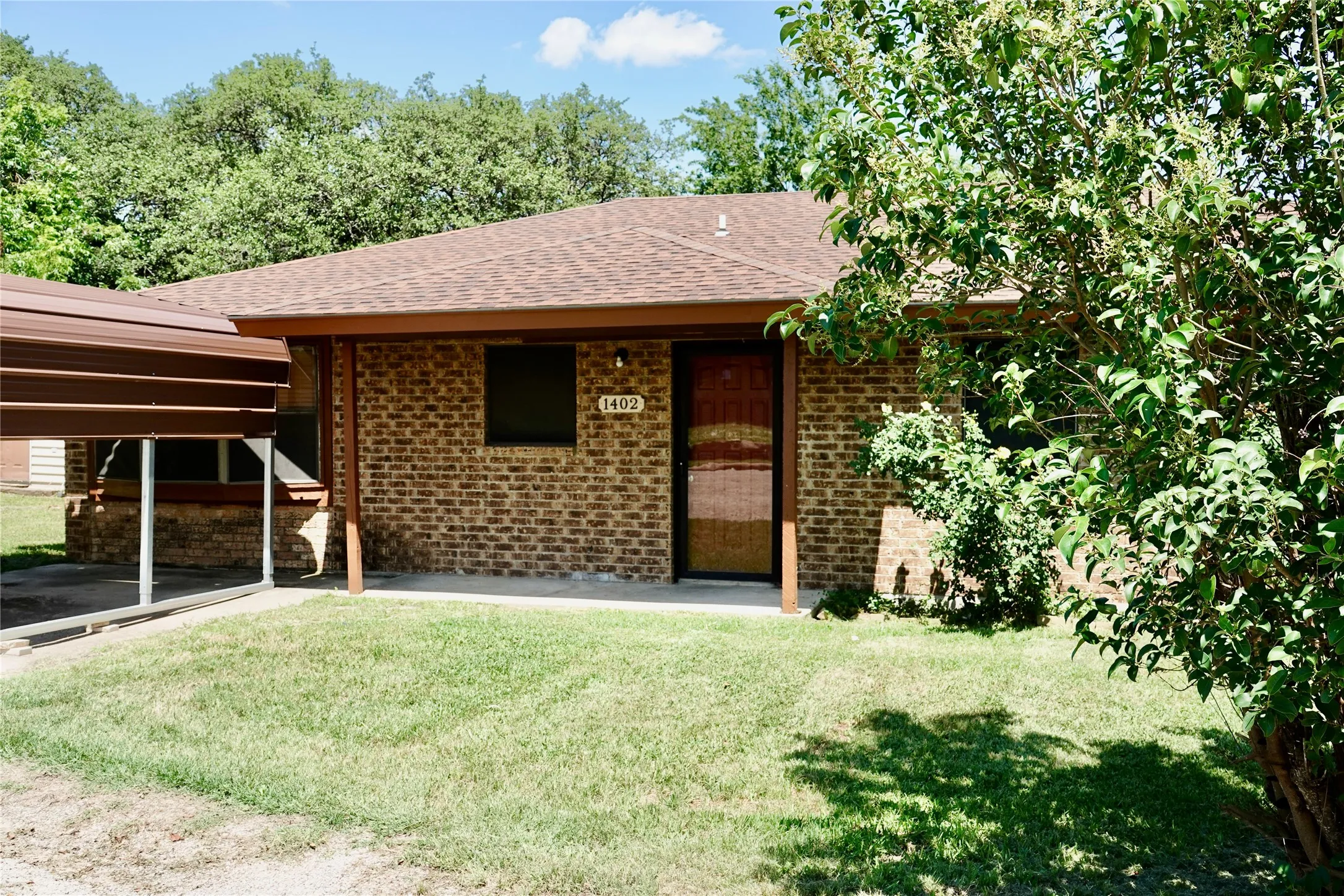 Single Family Residence For Sale in Mills County , 1402 & 1404 Allen Street, Goldthwaite, Texas 76844, 3 Bedrooms, 2 Bathrooms, Garage spaces, 1,410 Sqft, built in 1984, Price $183,900, mls#21294439, Real Estate Agent in Goldthwaite, Homes For Sale in Mills county, Homes For Sale in Goldthwaite, Realtor in Goldthwaite Texas, Real Estate Brokerage Independent Realty Texas, Luminita Cordes Realtor
