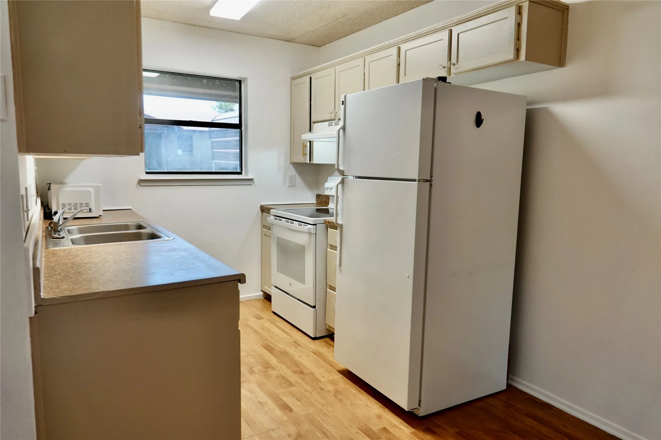 Single Family Residence For Sale in Mills County , 1402 & 1404 Allen Street, Goldthwaite, Texas 76844, 3 Bedrooms, 2 Bathrooms, Garage spaces, 1,410 Sqft, built in 1984, Price $183,900, mls#21294439, Real Estate Agent in Goldthwaite, Homes For Sale in Mills county, Homes For Sale in Goldthwaite, Realtor in Goldthwaite Texas, Real Estate Brokerage Independent Realty Texas, Luminita Cordes Realtor