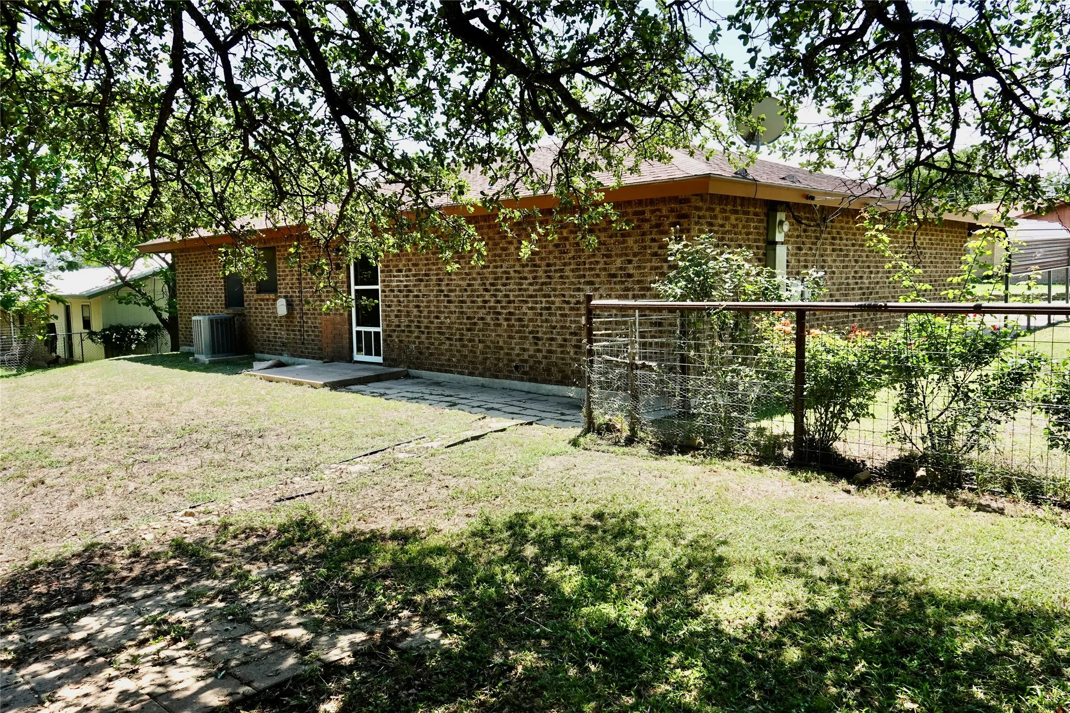 Single Family Residence For Sale in Mills County , 1402 & 1404 Allen Street, Goldthwaite, Texas 76844, 3 Bedrooms, 2 Bathrooms, Garage spaces, 1,410 Sqft, built in 1984, Price $183,900, mls#21294439, Real Estate Agent in Goldthwaite, Homes For Sale in Mills county, Homes For Sale in Goldthwaite, Realtor in Goldthwaite Texas, Real Estate Brokerage Independent Realty Texas, Luminita Cordes Realtor