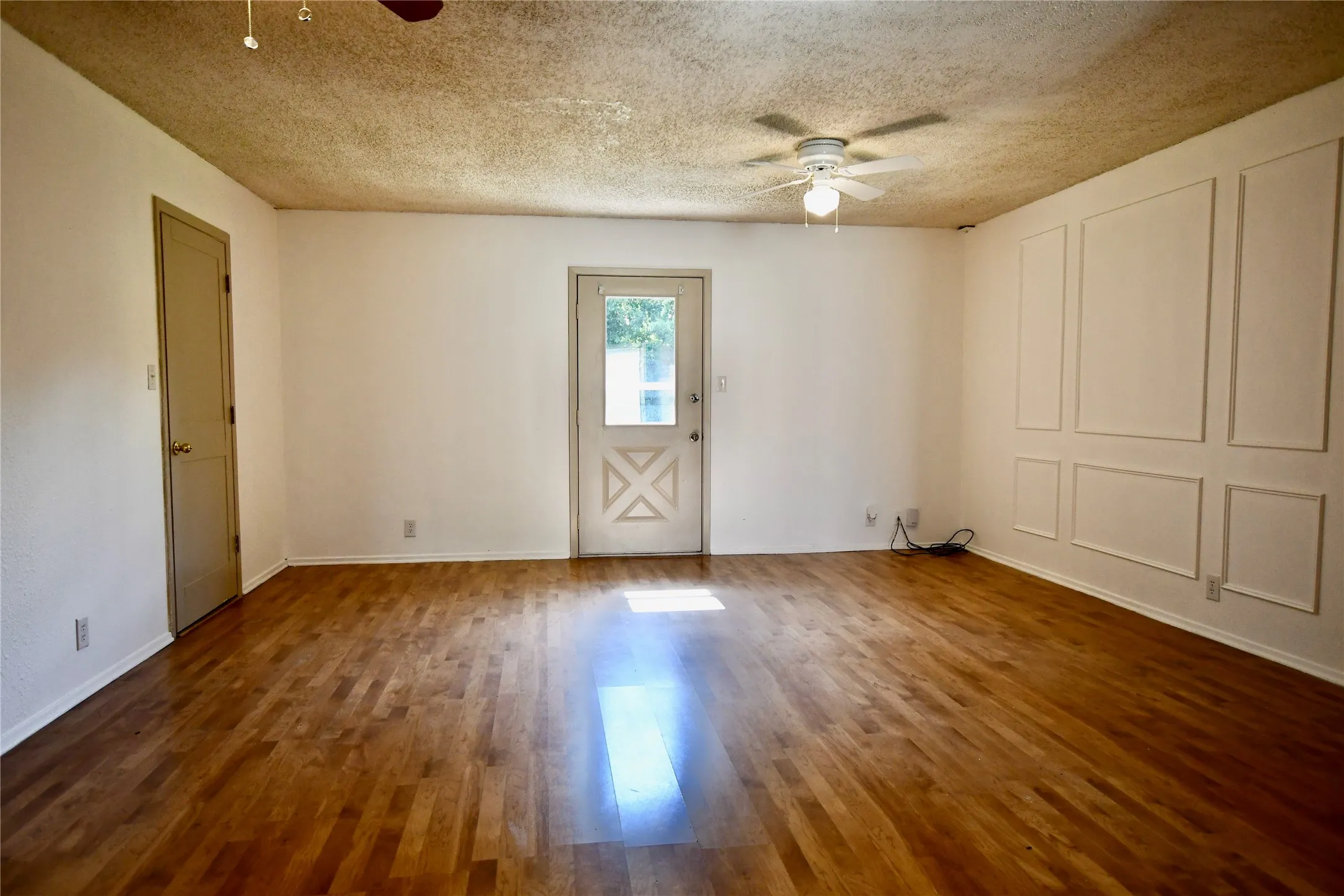 Single Family Residence For Sale in Mills County , 1402 & 1404 Allen Street, Goldthwaite, Texas 76844, 3 Bedrooms, 2 Bathrooms, Garage spaces, 1,410 Sqft, built in 1984, Price $183,900, mls#21294439, Real Estate Agent in Goldthwaite, Homes For Sale in Mills county, Homes For Sale in Goldthwaite, Realtor in Goldthwaite Texas, Real Estate Brokerage Independent Realty Texas, Luminita Cordes Realtor