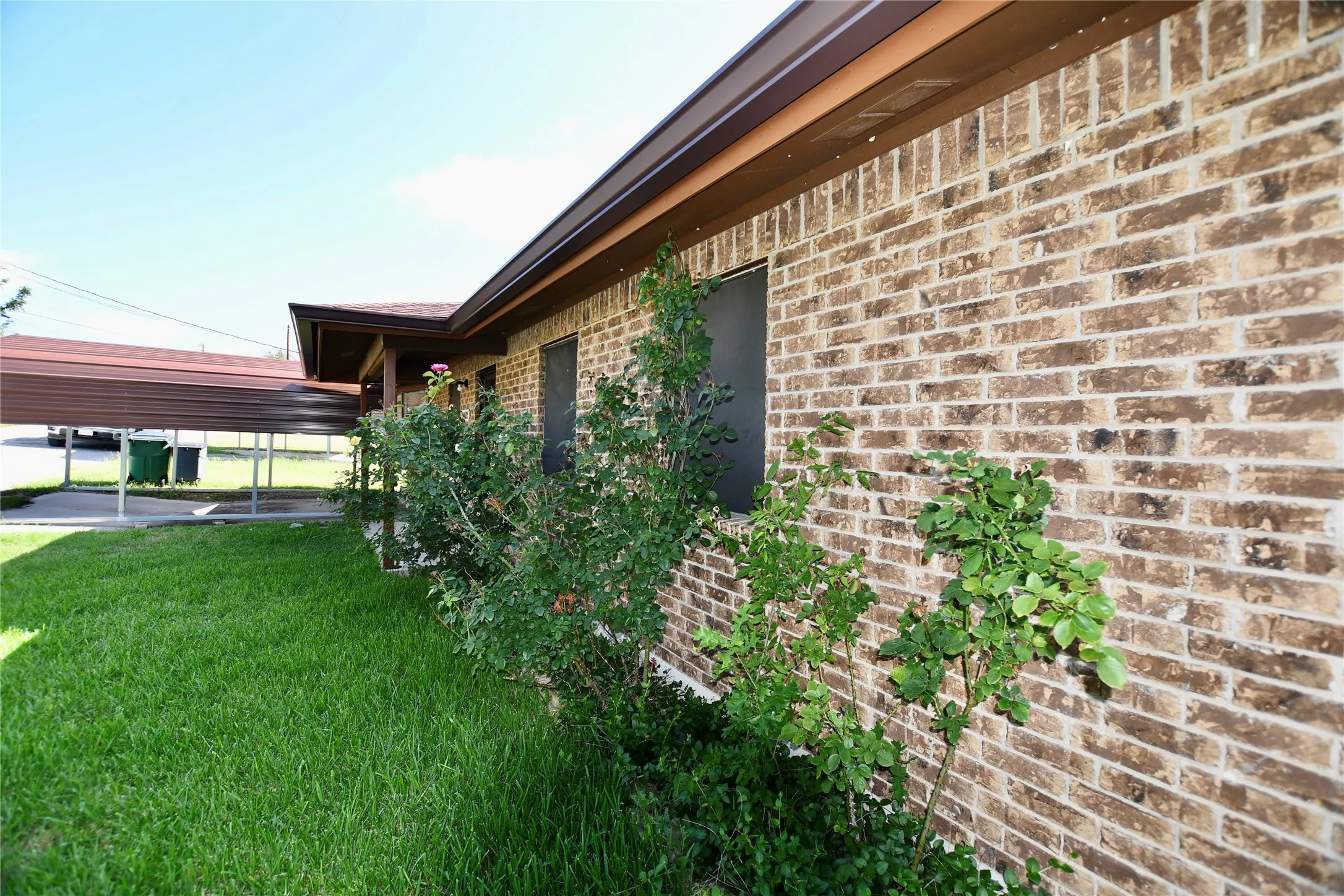 Single Family Residence For Sale in Mills County , 1402 & 1404 Allen Street, Goldthwaite, Texas 76844, 3 Bedrooms, 2 Bathrooms, Garage spaces, 1,410 Sqft, built in 1984, Price $183,900, mls#21294439, Real Estate Agent in Goldthwaite, Homes For Sale in Mills county, Homes For Sale in Goldthwaite, Realtor in Goldthwaite Texas, Real Estate Brokerage Independent Realty Texas, Luminita Cordes Realtor