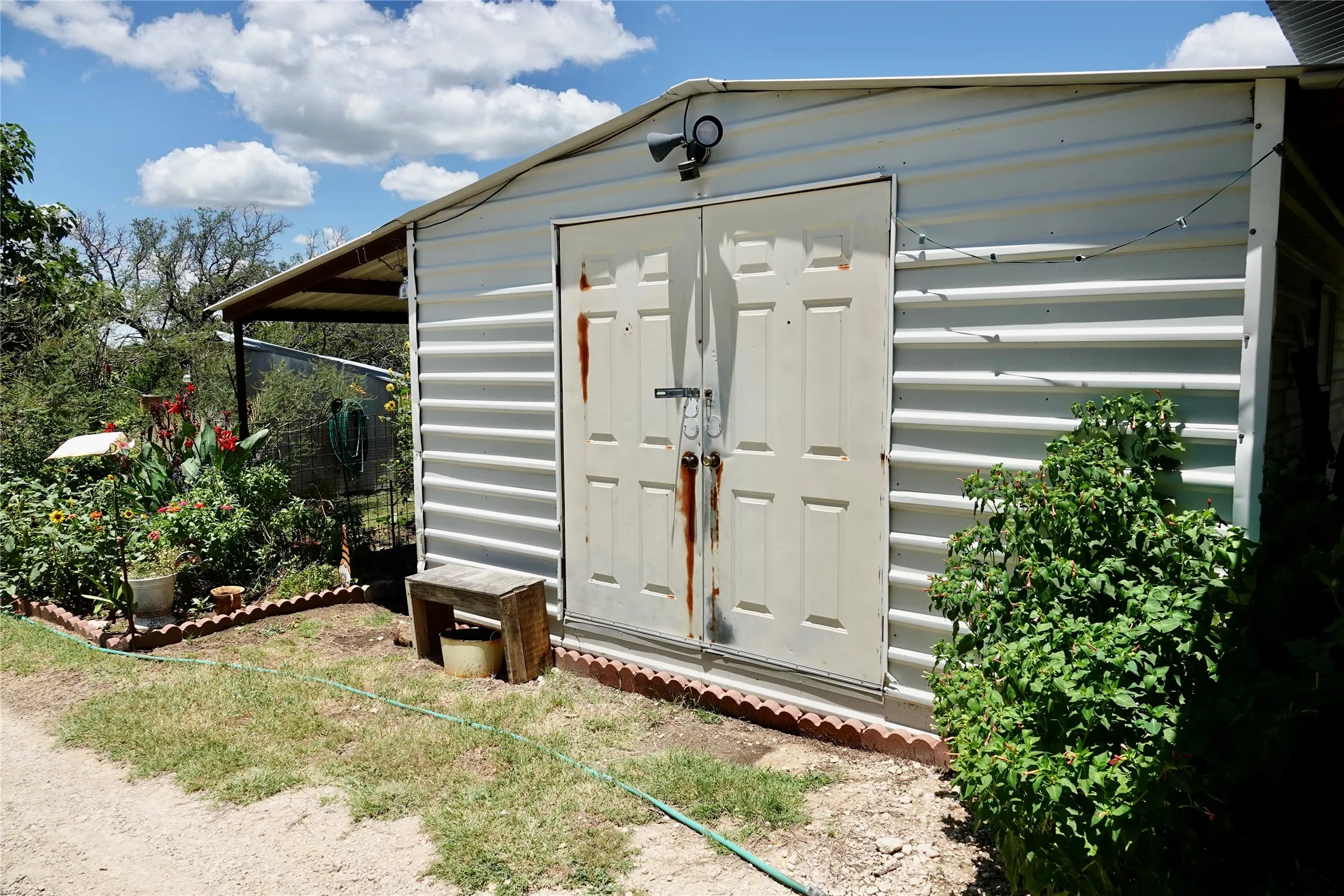 Manufactured Home For Sale in Mills County , 170 CR 505, Goldthwaite, Texas 76844, 3 Bedroom, 2 Bathroom, Garage spaces, 1,512 Sqft, built in 1994, mls#21309918, Real Estate Agent in Goldthwaite, Homes For Sale in Mills county, Homes For Sale in Goldthwaite, Realtor in Goldthwaite Texas, Real Estate Brokerage Independent Realty Texas, Luminita Cordes Realtor