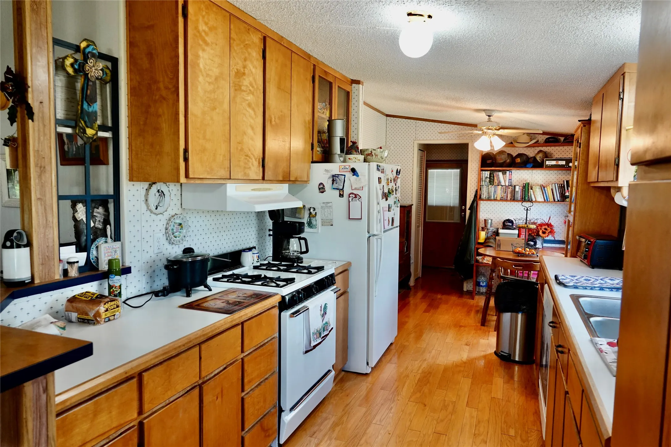Manufactured Home For Sale in Mills County , 170 CR 505, Goldthwaite, Texas 76844, 3 Bedroom, 2 Bathroom, Garage spaces, 1,512 Sqft, built in 1994, mls#21309918, Real Estate Agent in Goldthwaite, Homes For Sale in Mills county, Homes For Sale in Goldthwaite, Realtor in Goldthwaite Texas, Real Estate Brokerage Independent Realty Texas, Luminita Cordes Realtor
