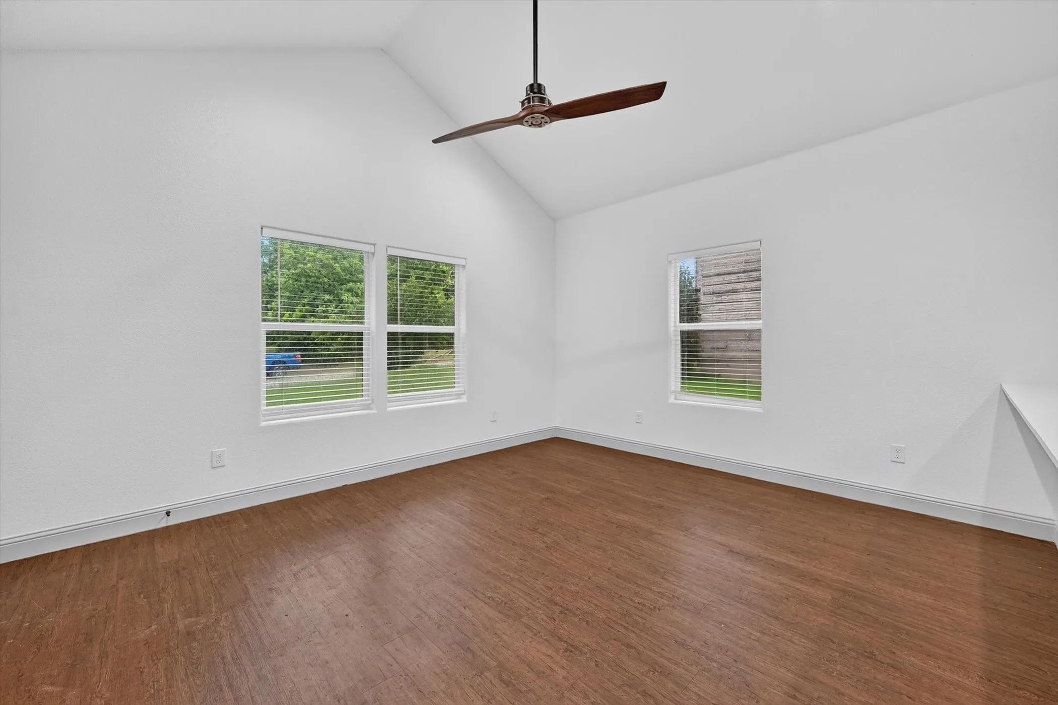 Single Family Residence For Sale in Grayson County , 818 W Elm Street, Denison, Texas 75020, 3 Bedroom, 1 Bathroom, Garage spaces, 967 Sqft, built in 2018, mls#21304899, Real Estate Agent in Denison, Homes For Sale in Grayson county, Homes For Sale in Denison, Realtor in Denison Texas, Real Estate Brokerage Independent Realty Texas, Luminita Cordes Realtor