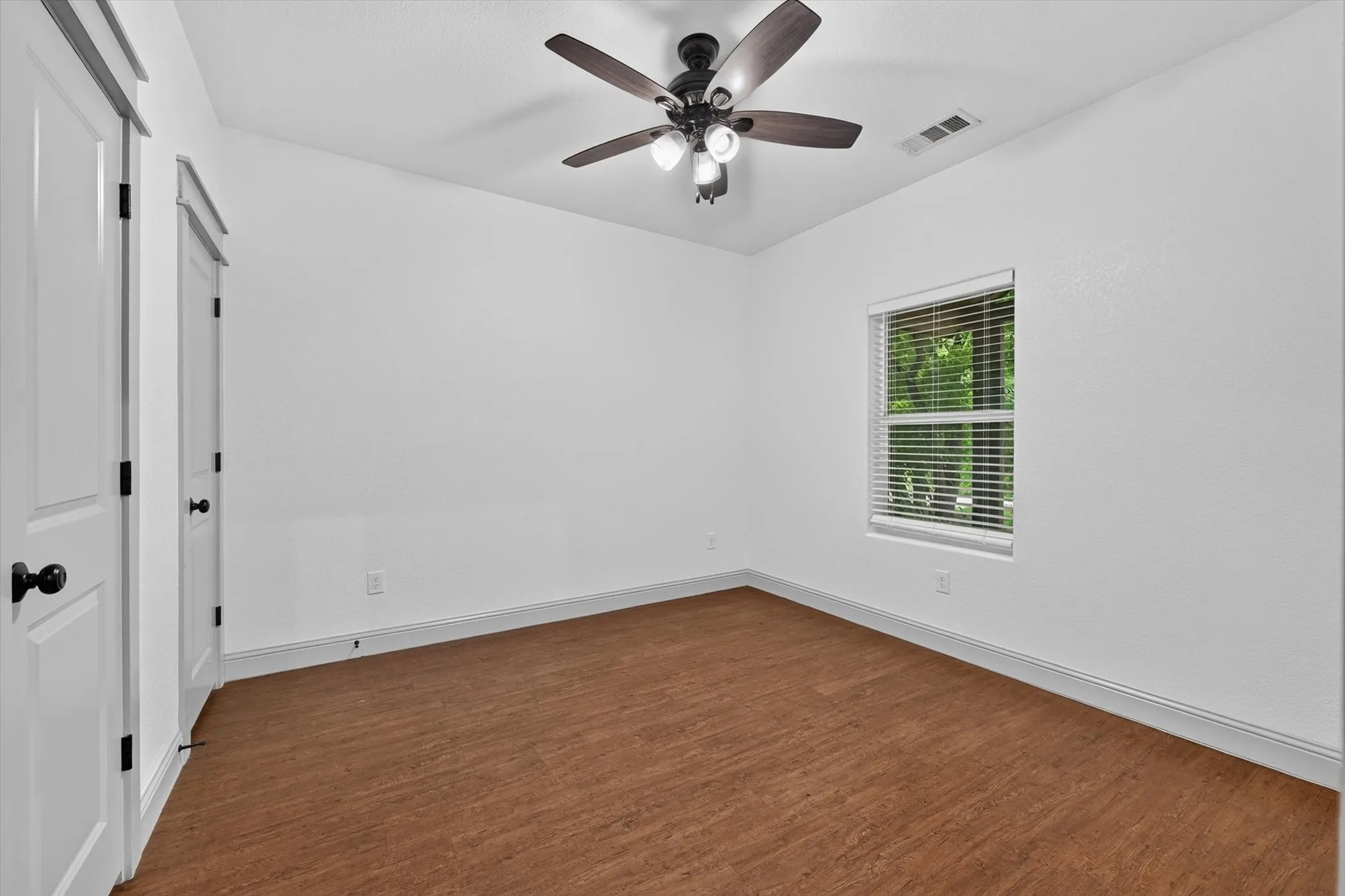 Single Family Residence For Sale in Grayson County , 818 W Elm Street, Denison, Texas 75020, 3 Bedroom, 1 Bathroom, Garage spaces, 967 Sqft, built in 2018, mls#21304899, Real Estate Agent in Denison, Homes For Sale in Grayson county, Homes For Sale in Denison, Realtor in Denison Texas, Real Estate Brokerage Independent Realty Texas, Luminita Cordes Realtor