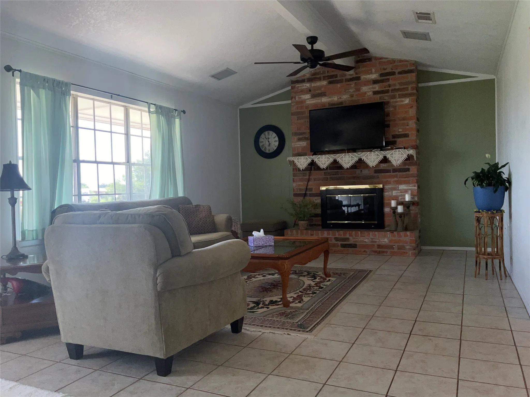 Single Family Residence For Sale in Mc Lennan County , 14261 Wortham Bend Road, China Spring, Texas 76633, 3 Bedroom, 2 Bathroom, 4 Garage spaces, 1,676 Sqft, built in 1977, mls#21300659, Real Estate Agent in China Spring, Homes For Sale in Mc Lennan county, Homes For Sale in China Spring, Realtor in China Spring Texas, Real Estate Brokerage Independent Realty Texas, Luminita Cordes Realtor