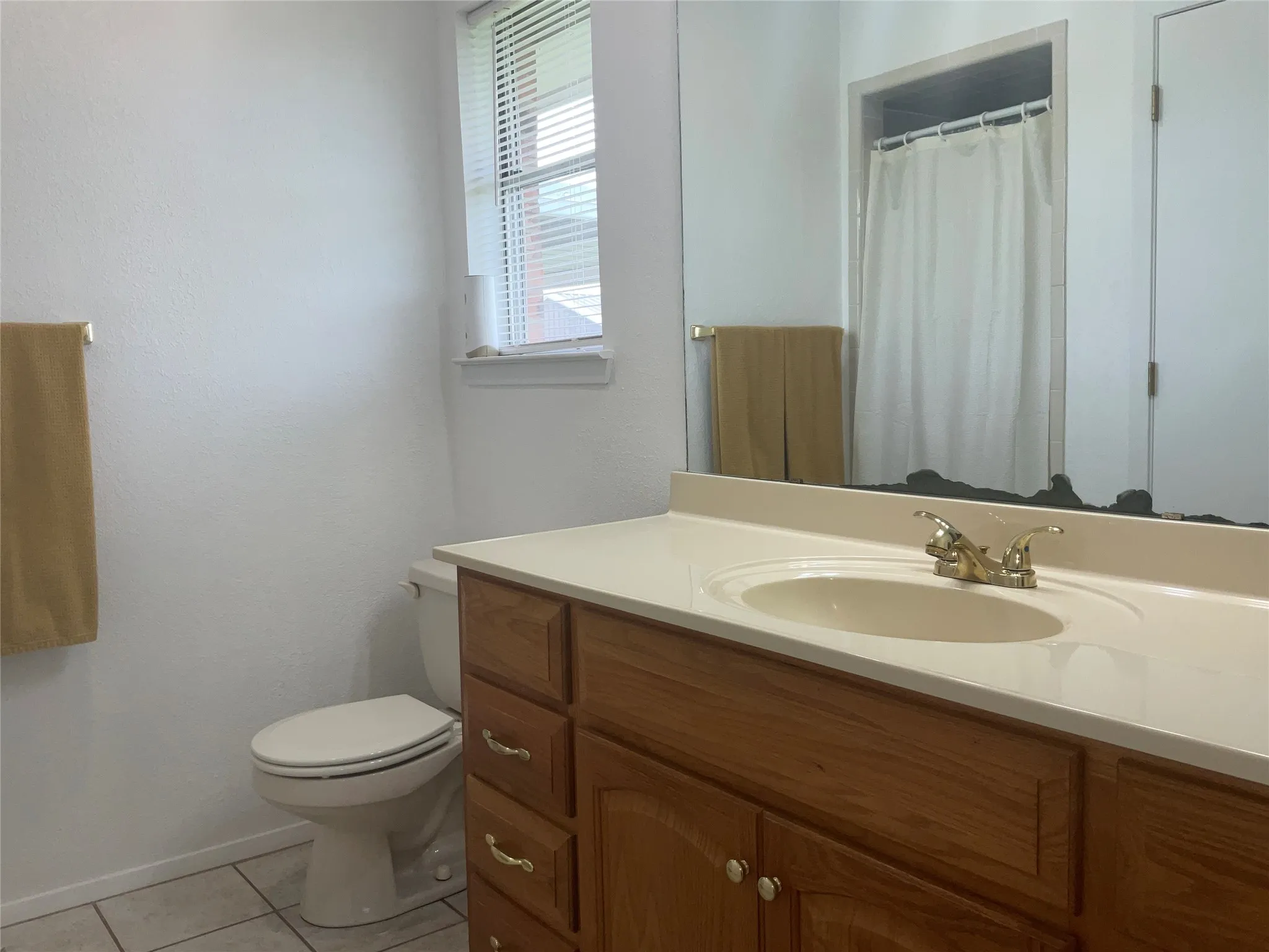 Single Family Residence For Sale in Mc Lennan County , 14261 Wortham Bend Road, China Spring, Texas 76633, 3 Bedroom, 2 Bathroom, 4 Garage spaces, 1,676 Sqft, built in 1977, mls#21300659, Real Estate Agent in China Spring, Homes For Sale in Mc Lennan county, Homes For Sale in China Spring, Realtor in China Spring Texas, Real Estate Brokerage Independent Realty Texas, Luminita Cordes Realtor