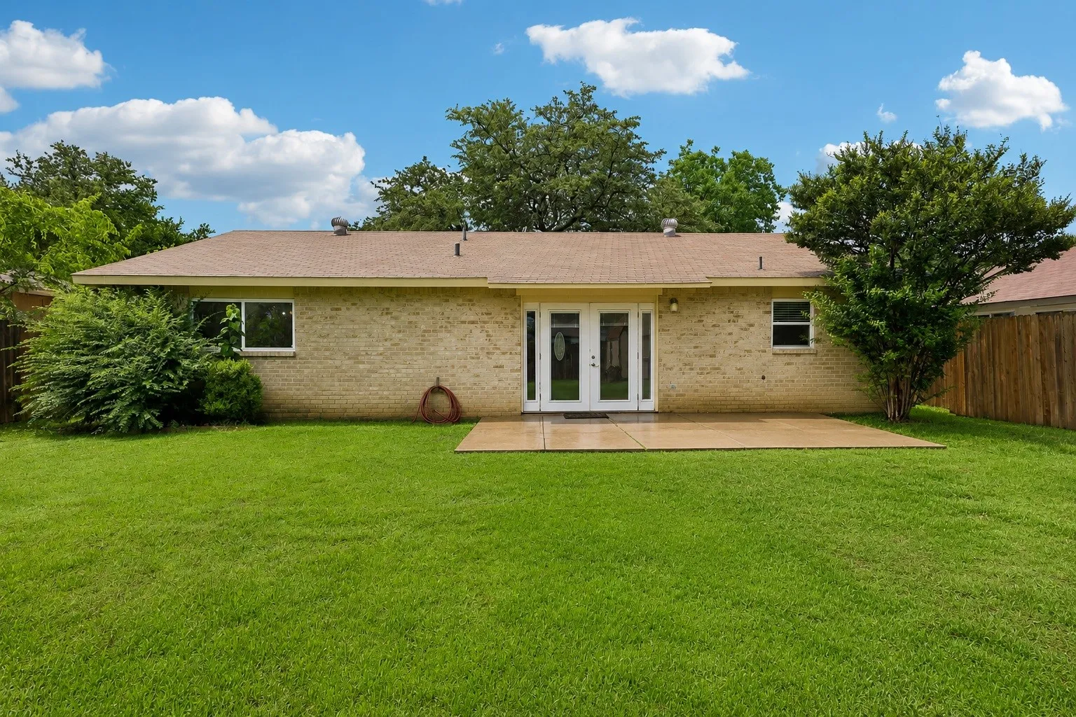Single Family Residence For Sale in Denton County , 2033 Rose Hill Road, Carrollton, Texas 75007, 4 Bedroom, 2 Bathroom, Garage spaces, 1,592 Sqft, built in 1974, mls#21291919, Real Estate Agent in Carrollton, Homes For Sale in Denton county, Homes For Sale in Carrollton, Realtor in Carrollton Texas, Real Estate Brokerage Independent Realty Texas, Luminita Cordes Realtor