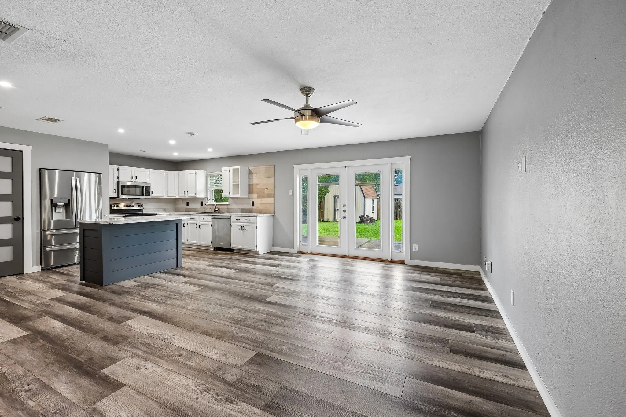 Single Family Residence For Sale in Denton County , 2033 Rose Hill Road, Carrollton, Texas 75007, 4 Bedroom, 2 Bathroom, Garage spaces, 1,592 Sqft, built in 1974, mls#21291919, Real Estate Agent in Carrollton, Homes For Sale in Denton county, Homes For Sale in Carrollton, Realtor in Carrollton Texas, Real Estate Brokerage Independent Realty Texas, Luminita Cordes Realtor