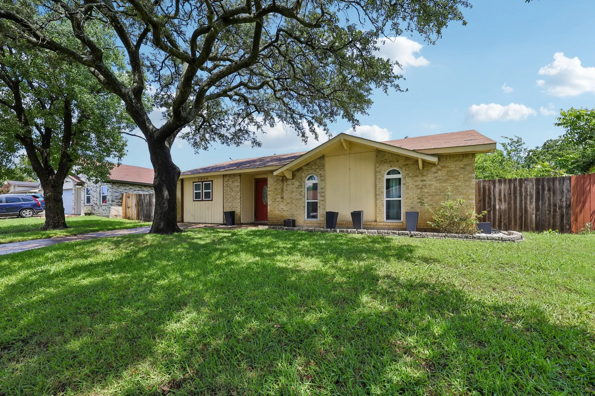 Single Family Residence For Sale in Denton County , 2033 Rose Hill Road, Carrollton, Texas 75007, 4 Bedroom, 2 Bathroom, Garage spaces, 1,592 Sqft, built in 1974, mls#21291919, Real Estate Agent in Carrollton, Homes For Sale in Denton county, Homes For Sale in Carrollton, Realtor in Carrollton Texas, Real Estate Brokerage Independent Realty Texas, Luminita Cordes Realtor