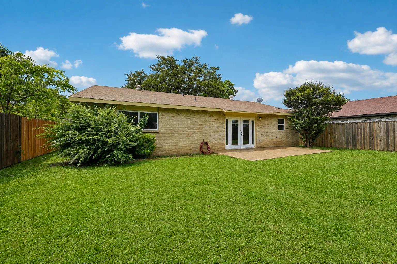 Single Family Residence For Sale in Denton County , 2033 Rose Hill Road, Carrollton, Texas 75007, 4 Bedroom, 2 Bathroom, Garage spaces, 1,592 Sqft, built in 1974, mls#21291919, Real Estate Agent in Carrollton, Homes For Sale in Denton county, Homes For Sale in Carrollton, Realtor in Carrollton Texas, Real Estate Brokerage Independent Realty Texas, Luminita Cordes Realtor