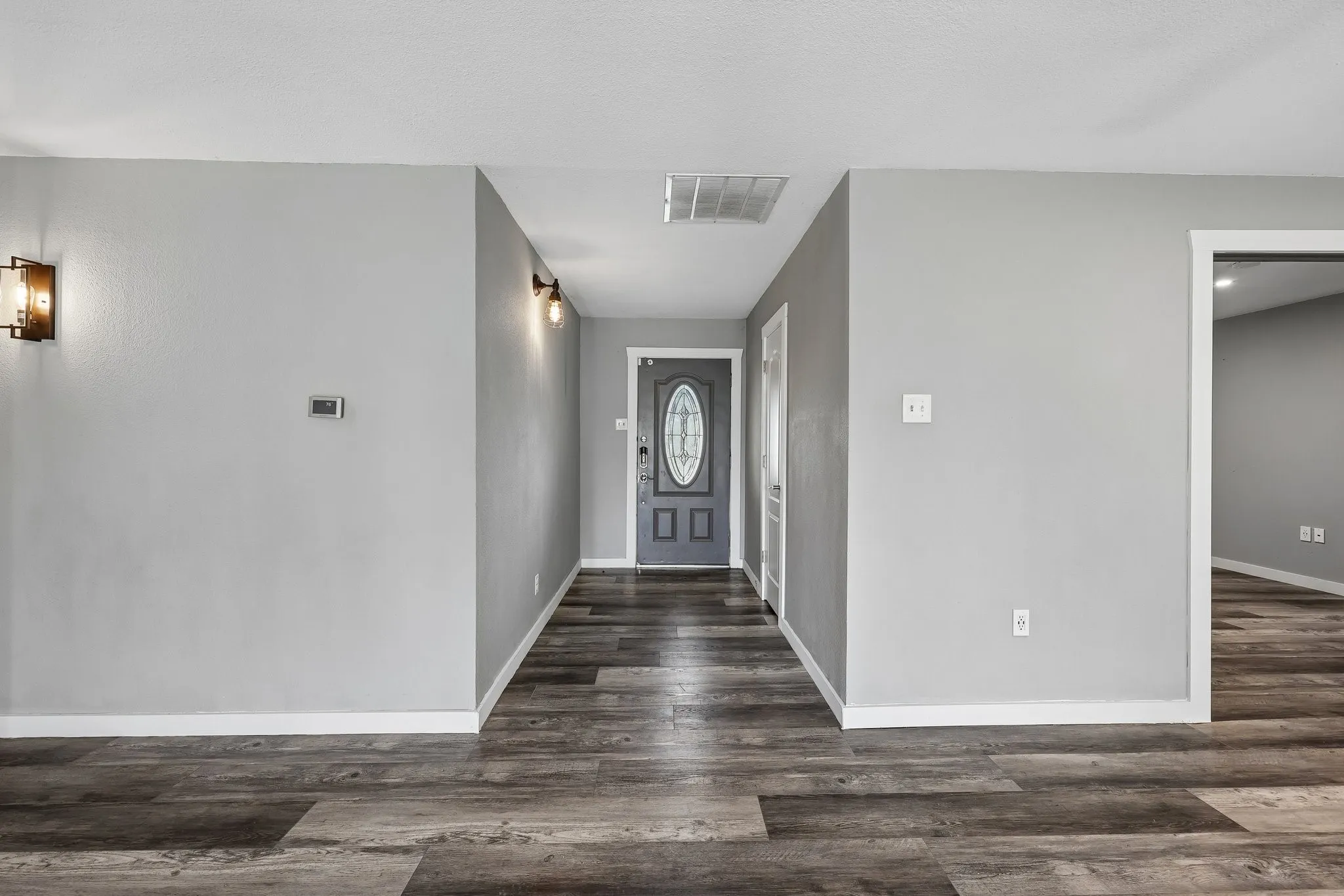 Single Family Residence For Sale in Denton County , 2033 Rose Hill Road, Carrollton, Texas 75007, 4 Bedroom, 2 Bathroom, Garage spaces, 1,592 Sqft, built in 1974, mls#21291919, Real Estate Agent in Carrollton, Homes For Sale in Denton county, Homes For Sale in Carrollton, Realtor in Carrollton Texas, Real Estate Brokerage Independent Realty Texas, Luminita Cordes Realtor