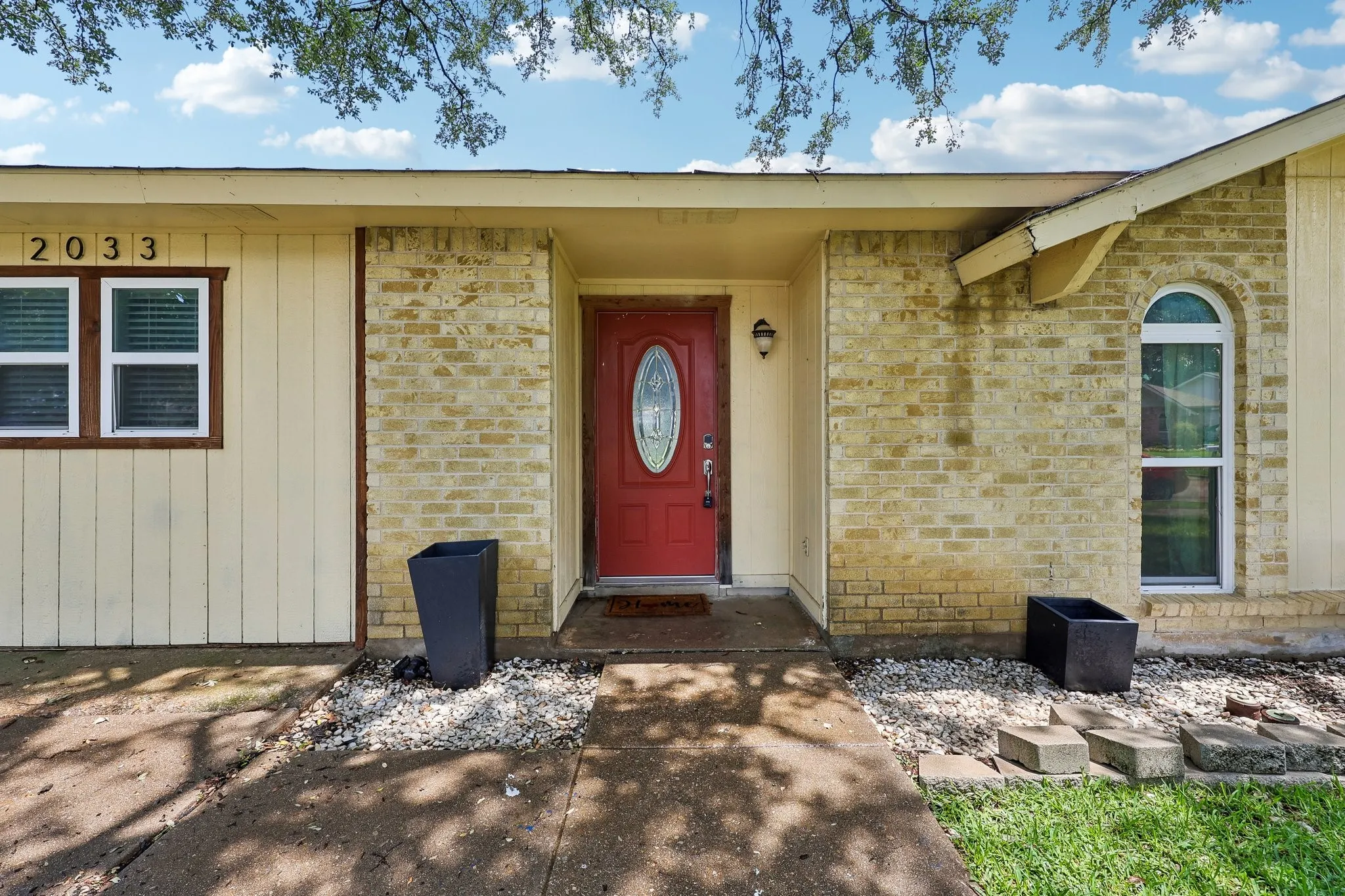 Single Family Residence For Sale in Denton County , 2033 Rose Hill Road, Carrollton, Texas 75007, 4 Bedroom, 2 Bathroom, Garage spaces, 1,592 Sqft, built in 1974, mls#21291919, Real Estate Agent in Carrollton, Homes For Sale in Denton county, Homes For Sale in Carrollton, Realtor in Carrollton Texas, Real Estate Brokerage Independent Realty Texas, Luminita Cordes Realtor