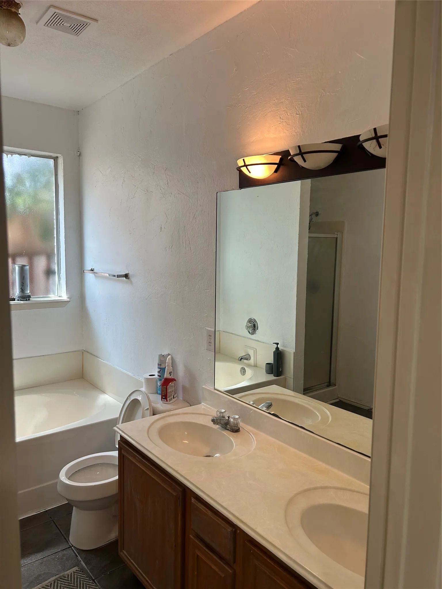 Single Family Residence For Sale in Tarrant County , 9936 Blue Bell Drive, Fort Worth, Texas 76108, 3 Bedroom, 2 Bathroom, 2 Garage spaces, 1,469 Sqft, built in 2004, mls#21311523, Real Estate Agent in Fort Worth, Homes For Sale in Tarrant county, Homes For Sale in Fort Worth, Realtor in Fort Worth Texas, Real Estate Brokerage Independent Realty Texas, Luminita Cordes Realtor