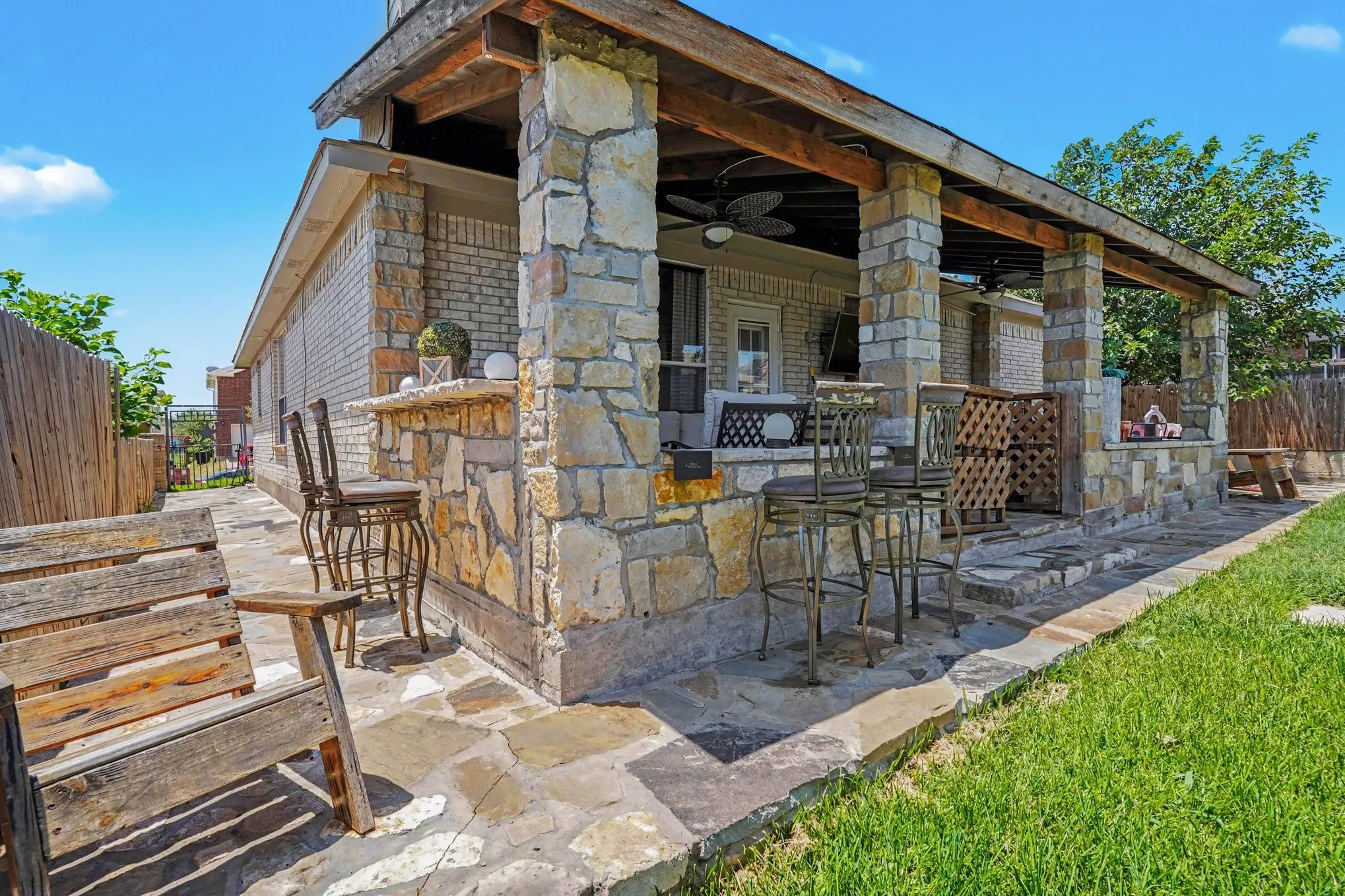 Single Family Residence For Sale in Tarrant County , 9936 Blue Bell Drive, Fort Worth, Texas 76108, 3 Bedroom, 2 Bathroom, 2 Garage spaces, 1,469 Sqft, built in 2004, mls#21311523, Real Estate Agent in Fort Worth, Homes For Sale in Tarrant county, Homes For Sale in Fort Worth, Realtor in Fort Worth Texas, Real Estate Brokerage Independent Realty Texas, Luminita Cordes Realtor