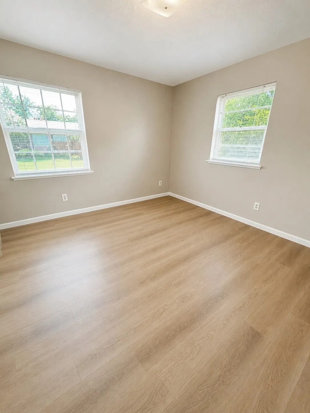 Single Family Residence For Sale in Dallas County , 14415 Ablon Drive, Farmers Branch, Texas 75234, 4 Bedroom, 3 Bathroom, 2 Garage spaces, 1,796 Sqft, built in 1963, mls#21309602, Real Estate Agent in Farmers Branch, Homes For Sale in Dallas county, Homes For Sale in Farmers Branch, Realtor in Farmers Branch Texas, Real Estate Brokerage Independent Realty Texas, Luminita Cordes Realtor