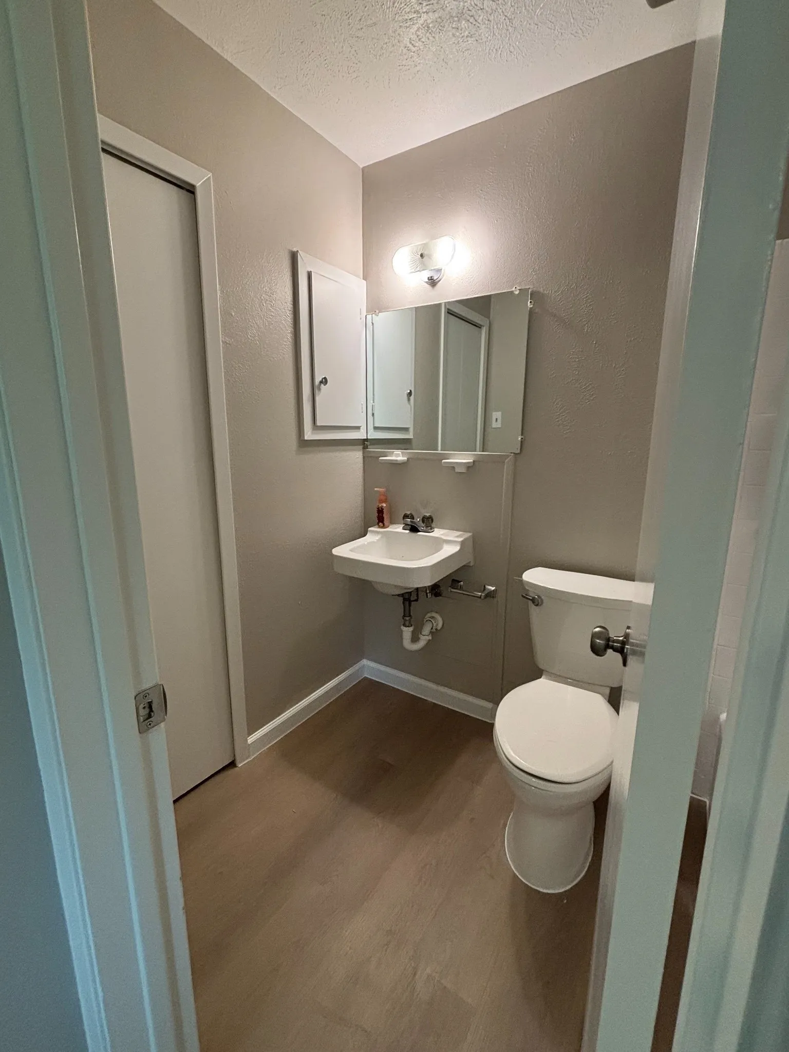 Primary bathroom with tub/shower